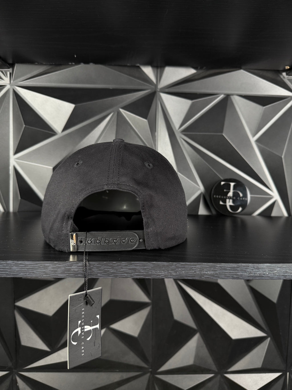 América SnapBack hat-black Black/Red Aztec Color