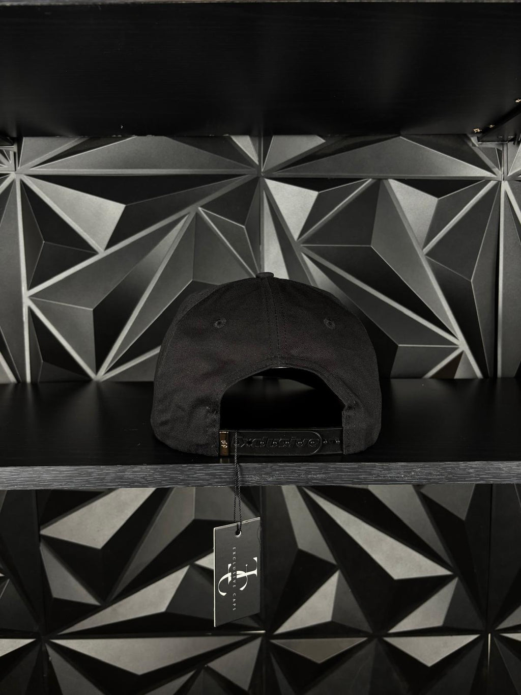 Exclusive Caps Sinaloa Silueta SnapBack Hat-Black/Red Visor Cotton