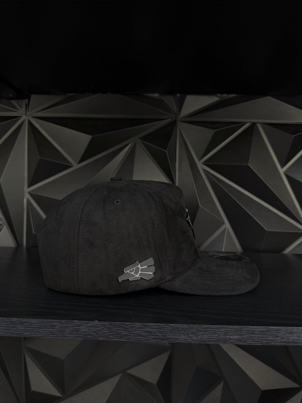 Tlaxcala México SnapBack hat-black/red suede