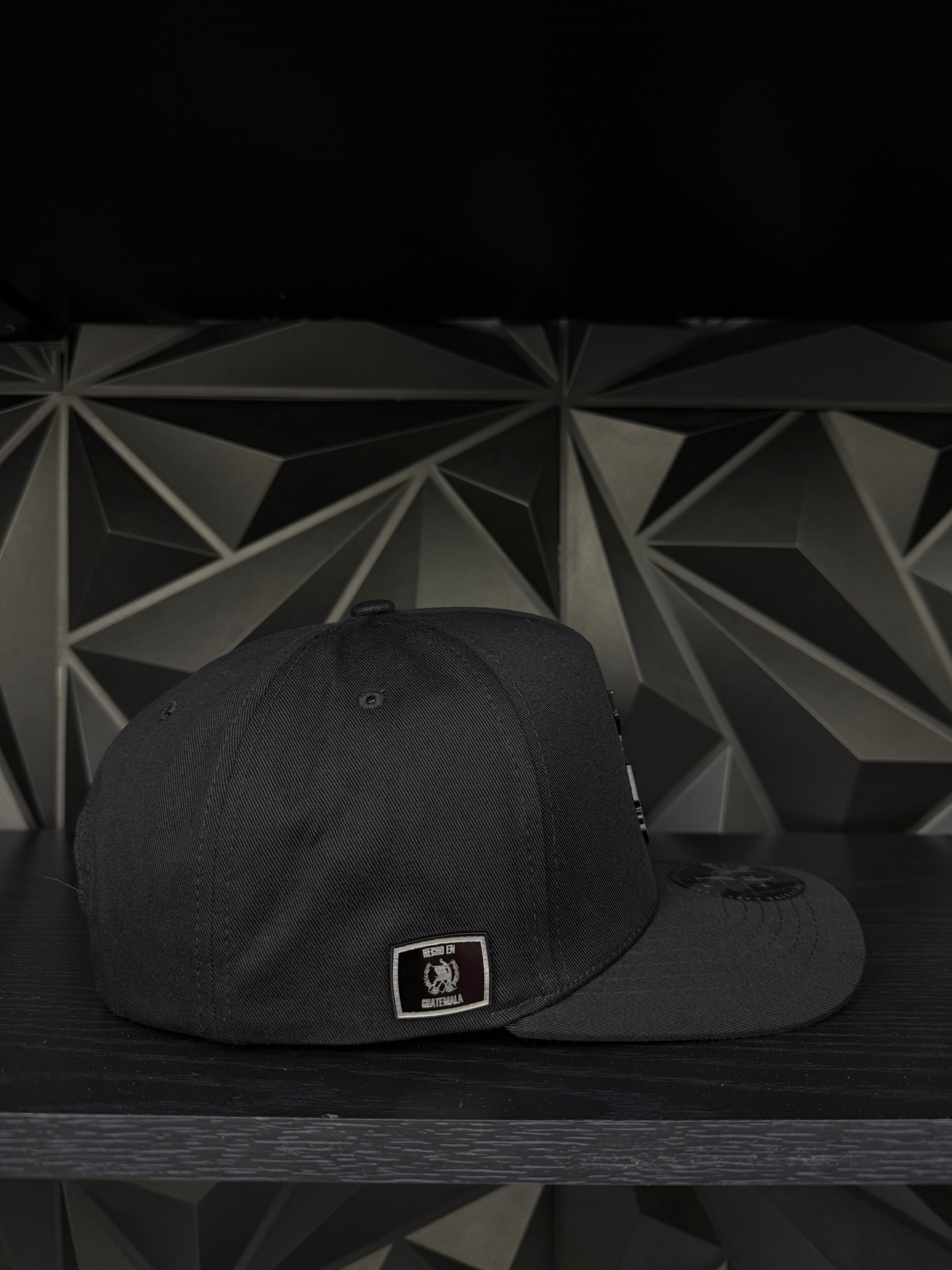 Guatemala SnapBack hat-black/red