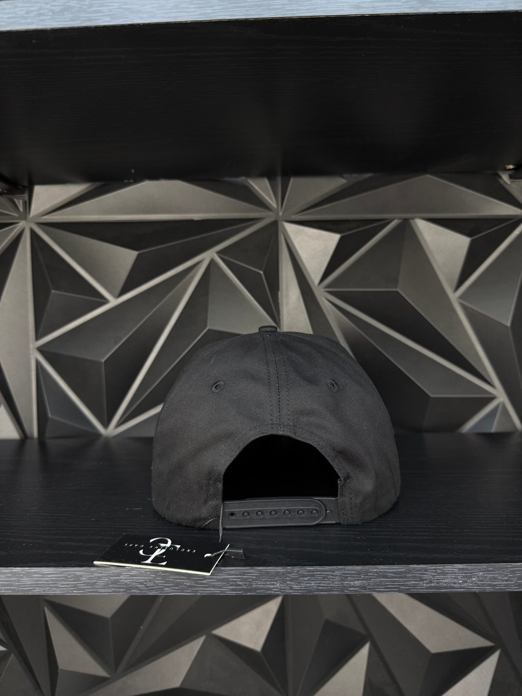 Trebol plate SnapBack hat-Black /leather