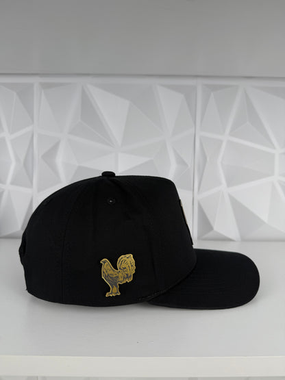 Gold Gallo Placa SnapBack Gorra-Negra