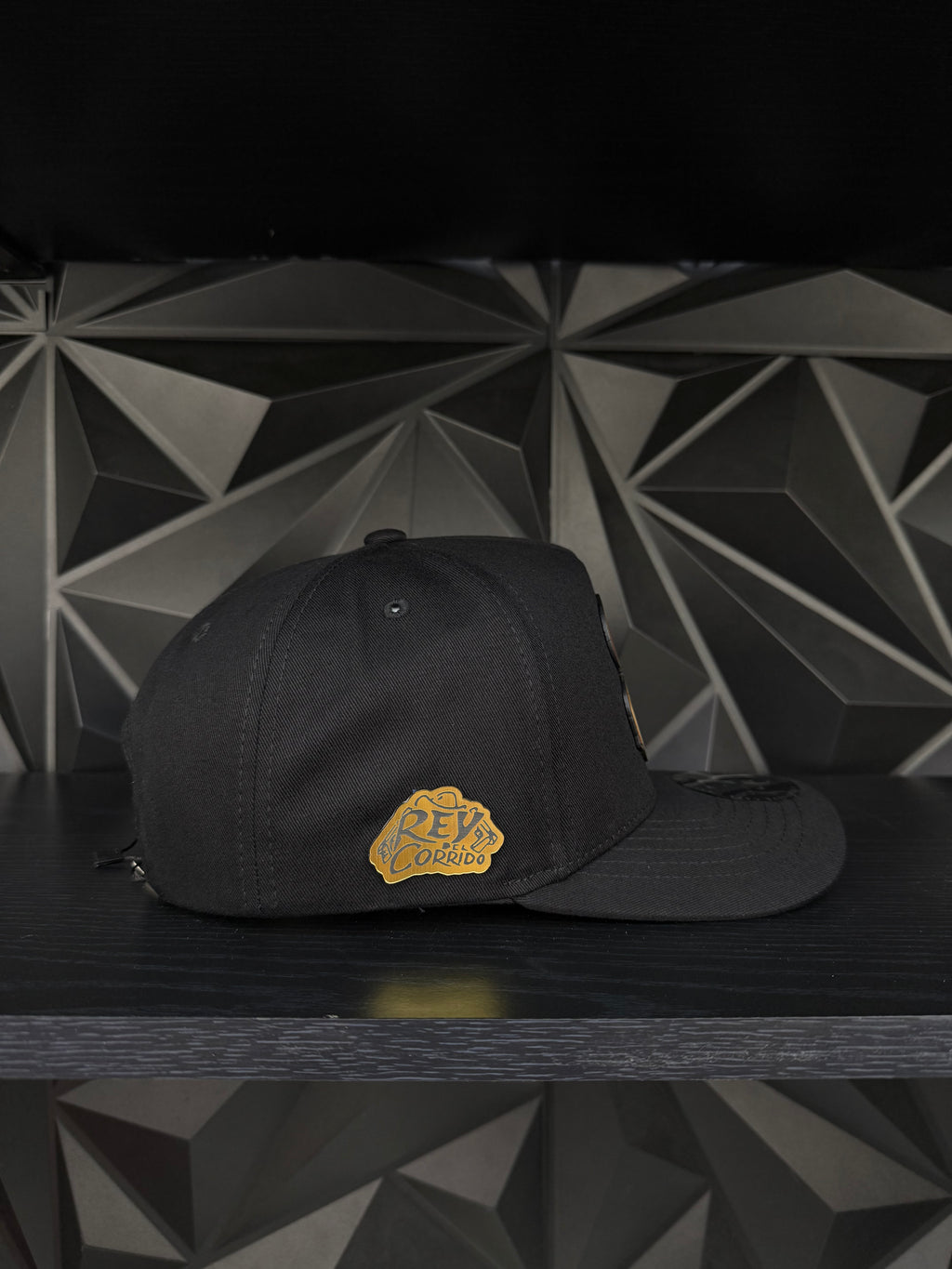 Chalino SnapBack hat-black