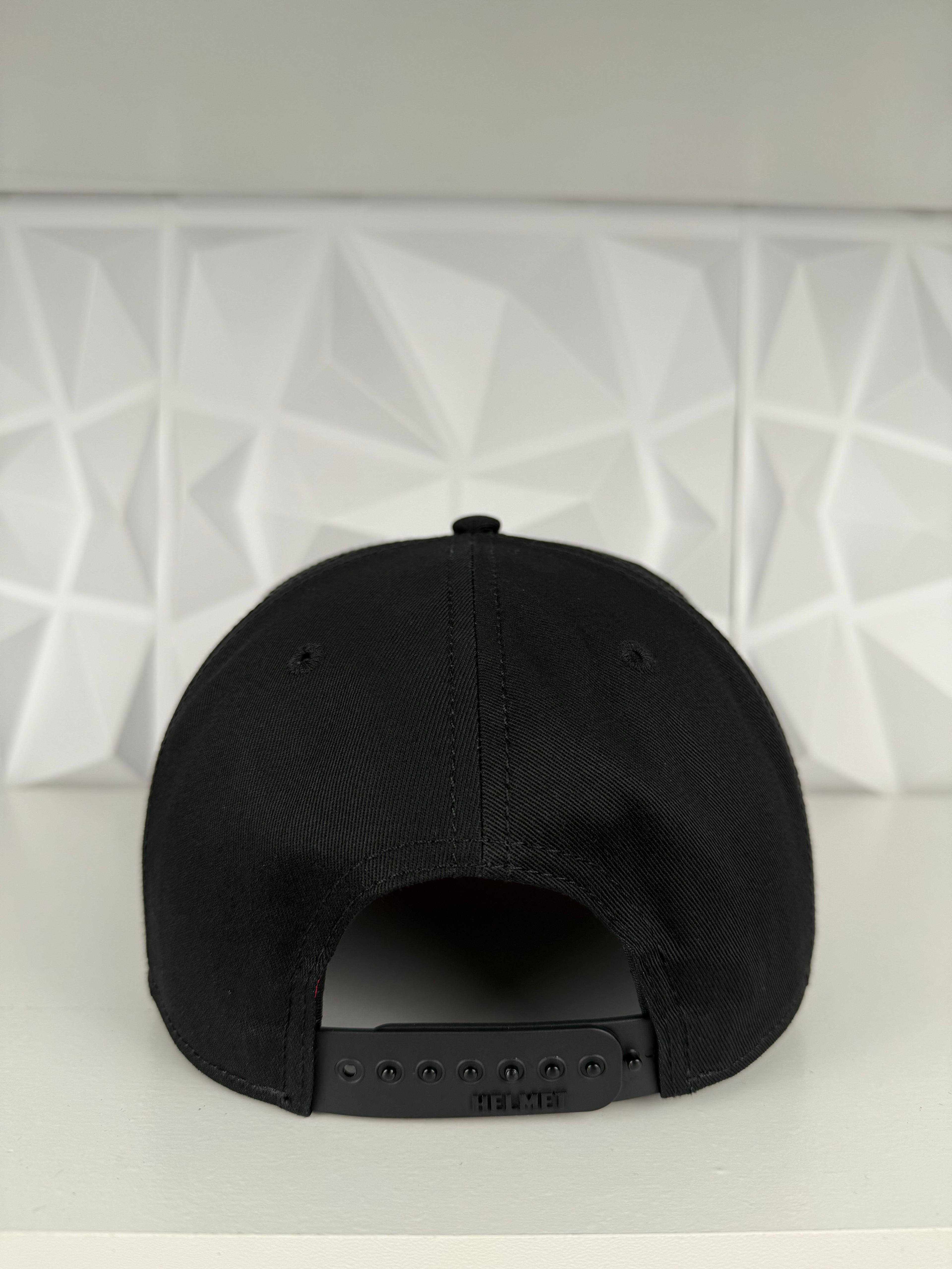 Nini 19 SnapBack Gorra-Negra/Piel/Roja