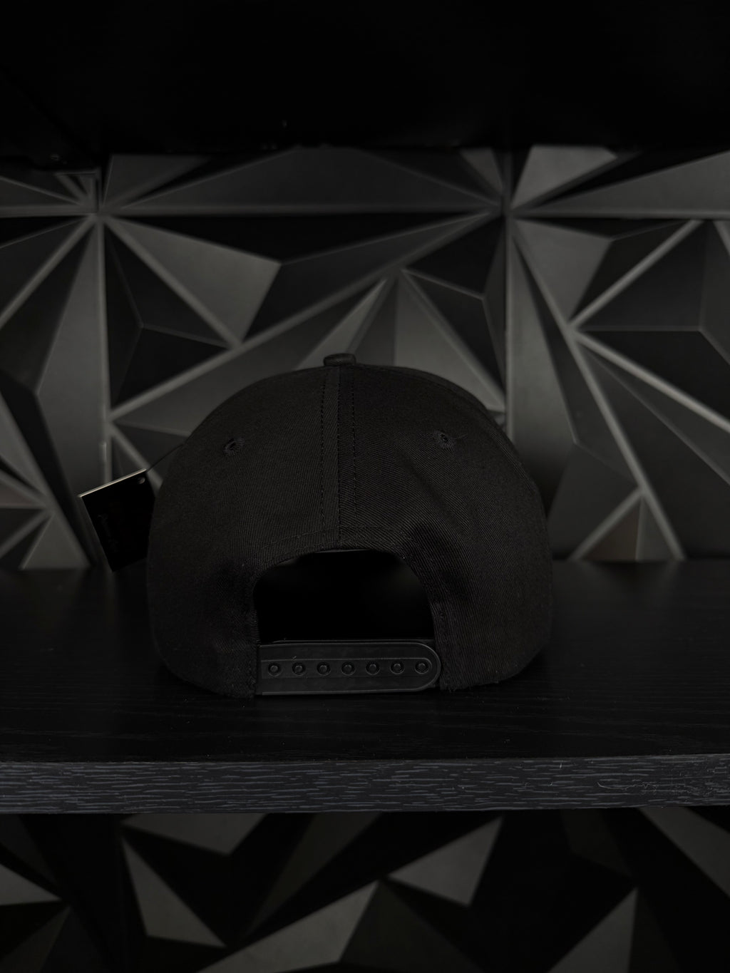 Tazo dorado SnapBack gorra- negra