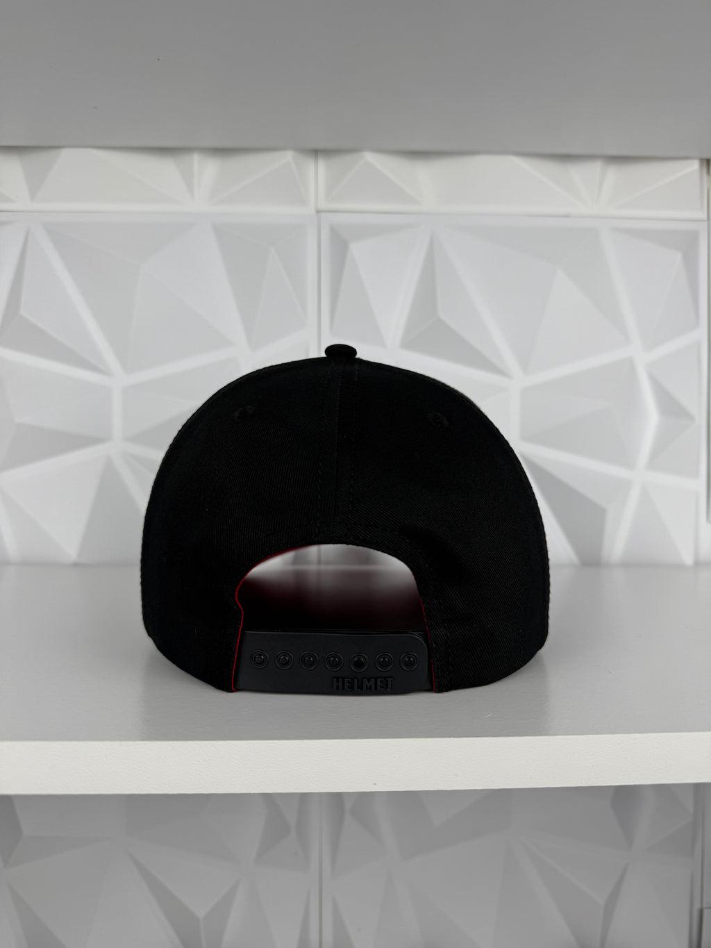 Skull Plate SnapBack Gorra- Negra/Roja