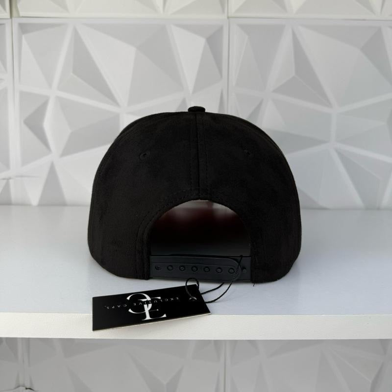 Virus ántrax SnapBack hat-black/red suede