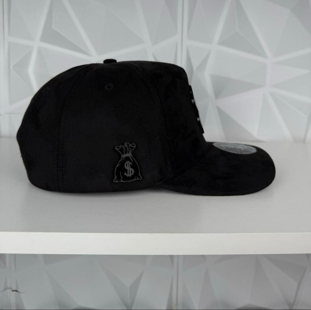Trébol SnapBack hat-black suede
