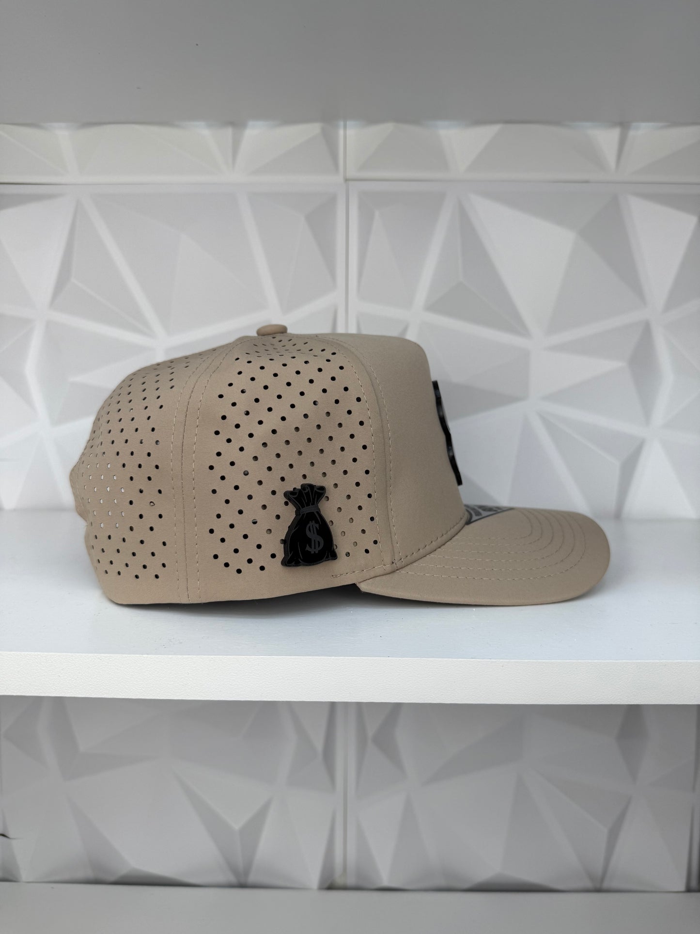 Trébol Placa SnapBack Hat-Kakhi Hydro