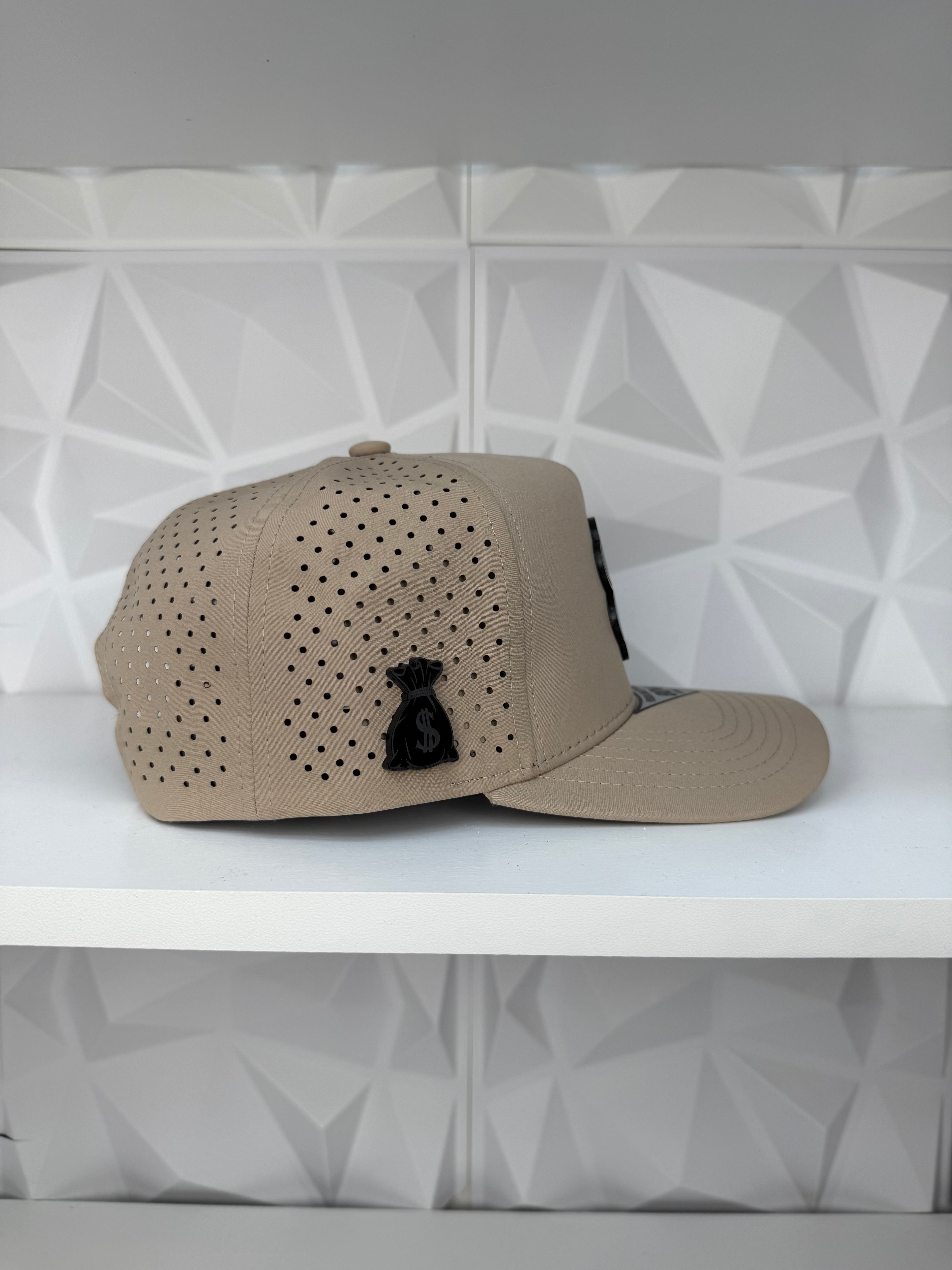 Trébol Placa SnapBack Hat-Kakhi Hydro