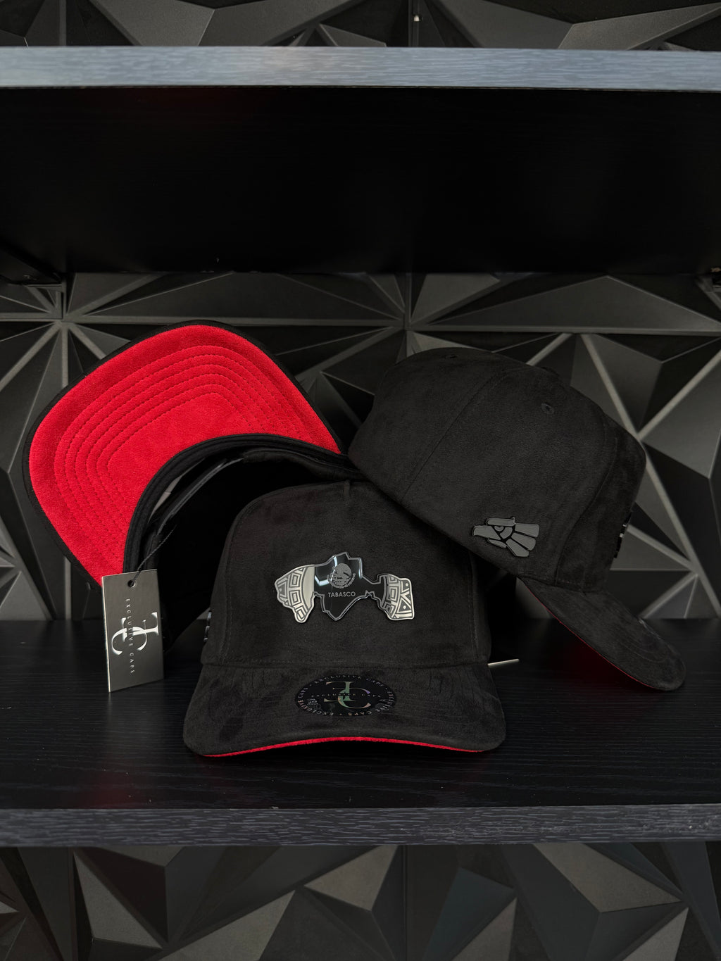 Tabasco México SnapBack hat-black/red suede