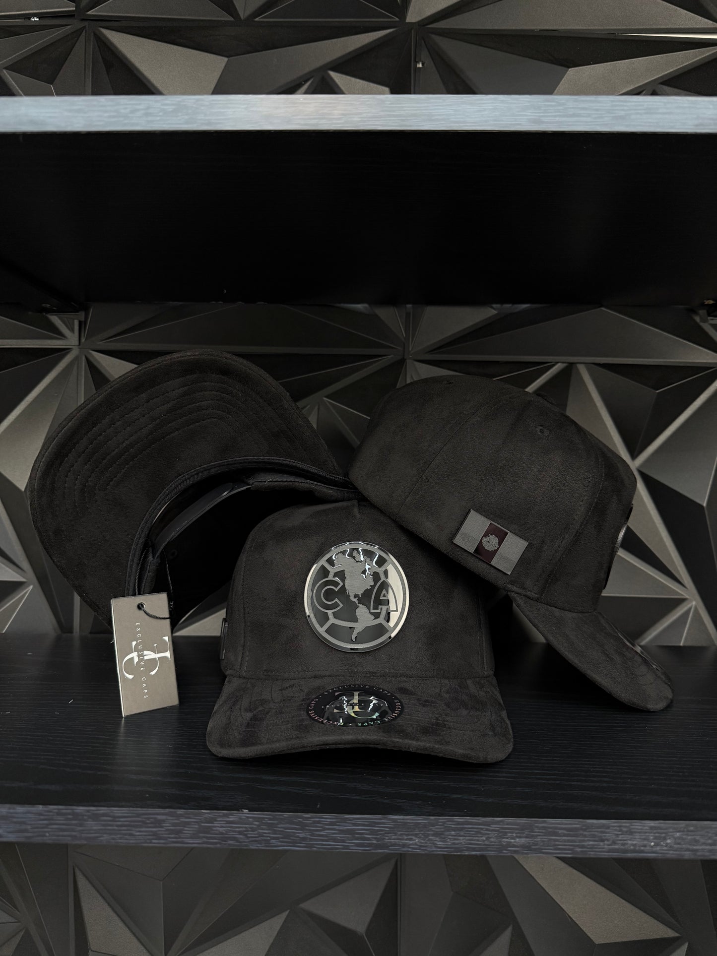 América SnapBack hat-Black Suede Black Plate