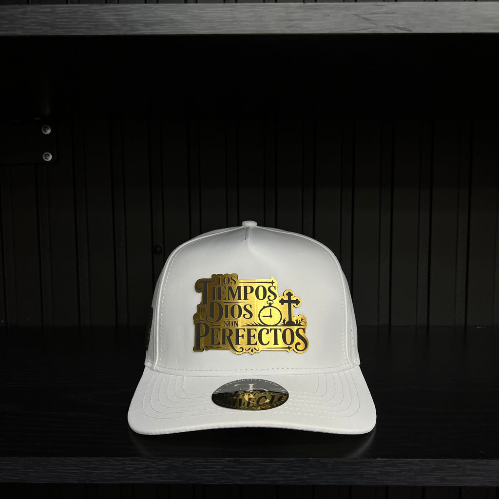 Los tiempos de Dios Gold Plate SnapBack hat