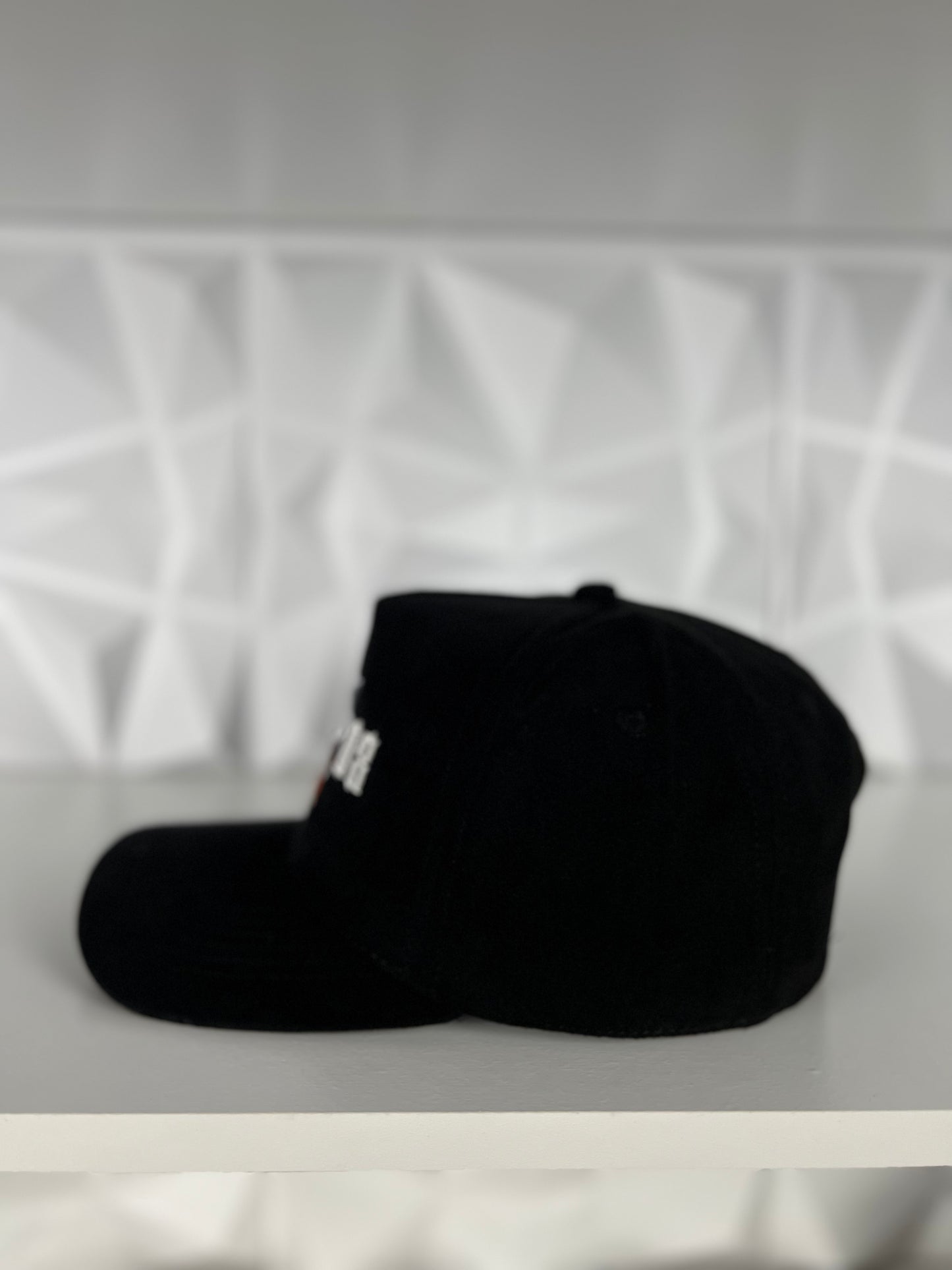 08-09 SnapBack Gorra-Negra