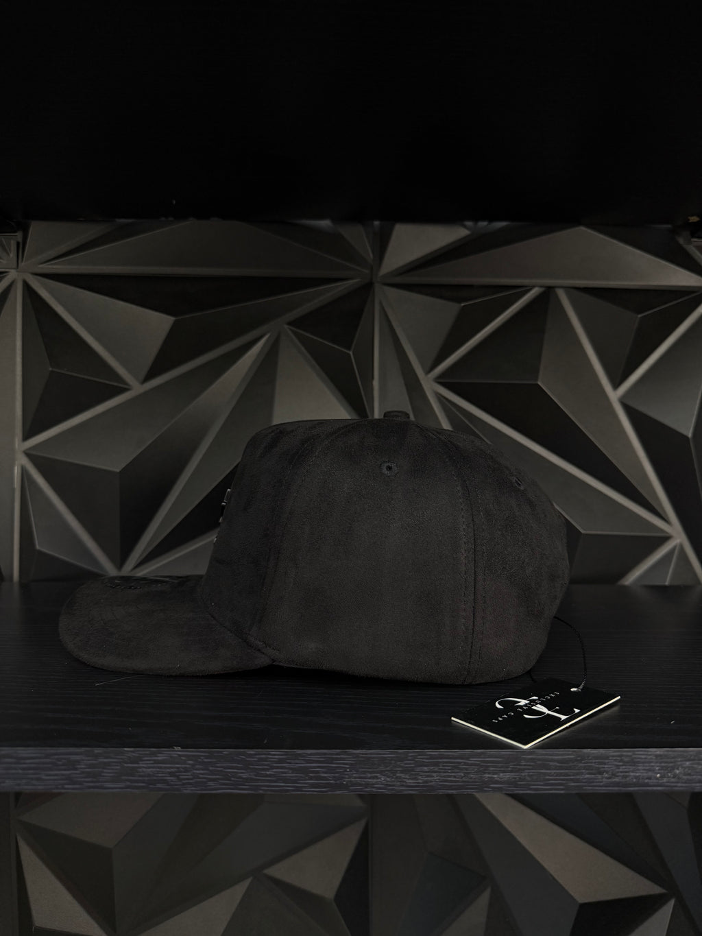 Nuevo León México SnapBack hat-black/red suede