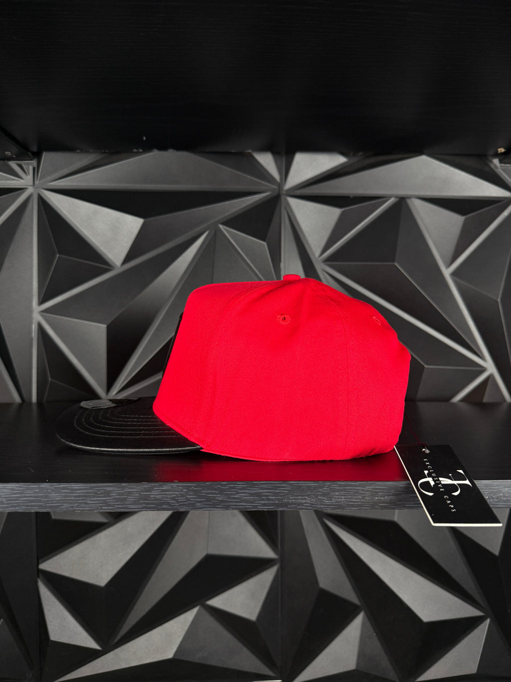 Exclusive caps Escudo de chihuahua SnapBack hat-Red/Black leather brim