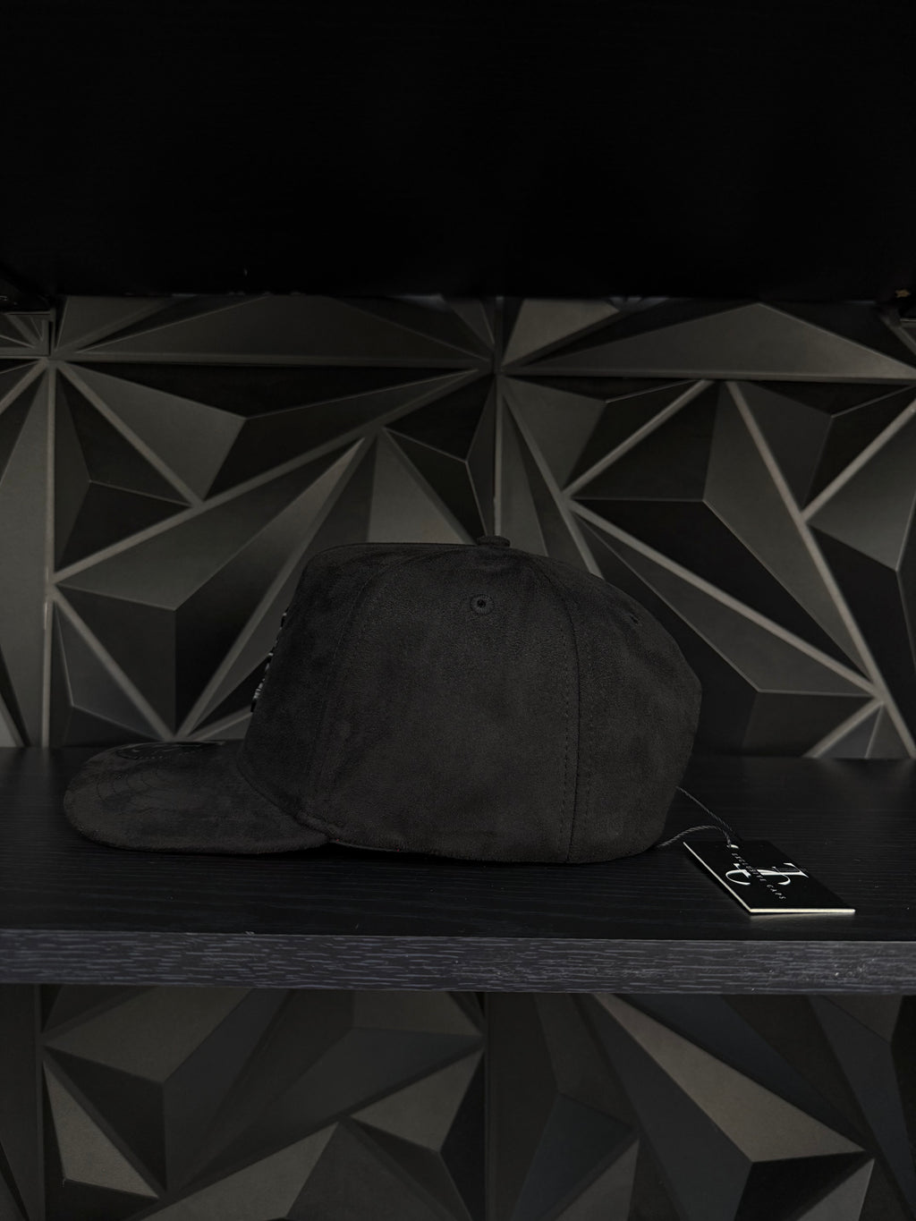 Puebla México SnapBack hat-black/red suede