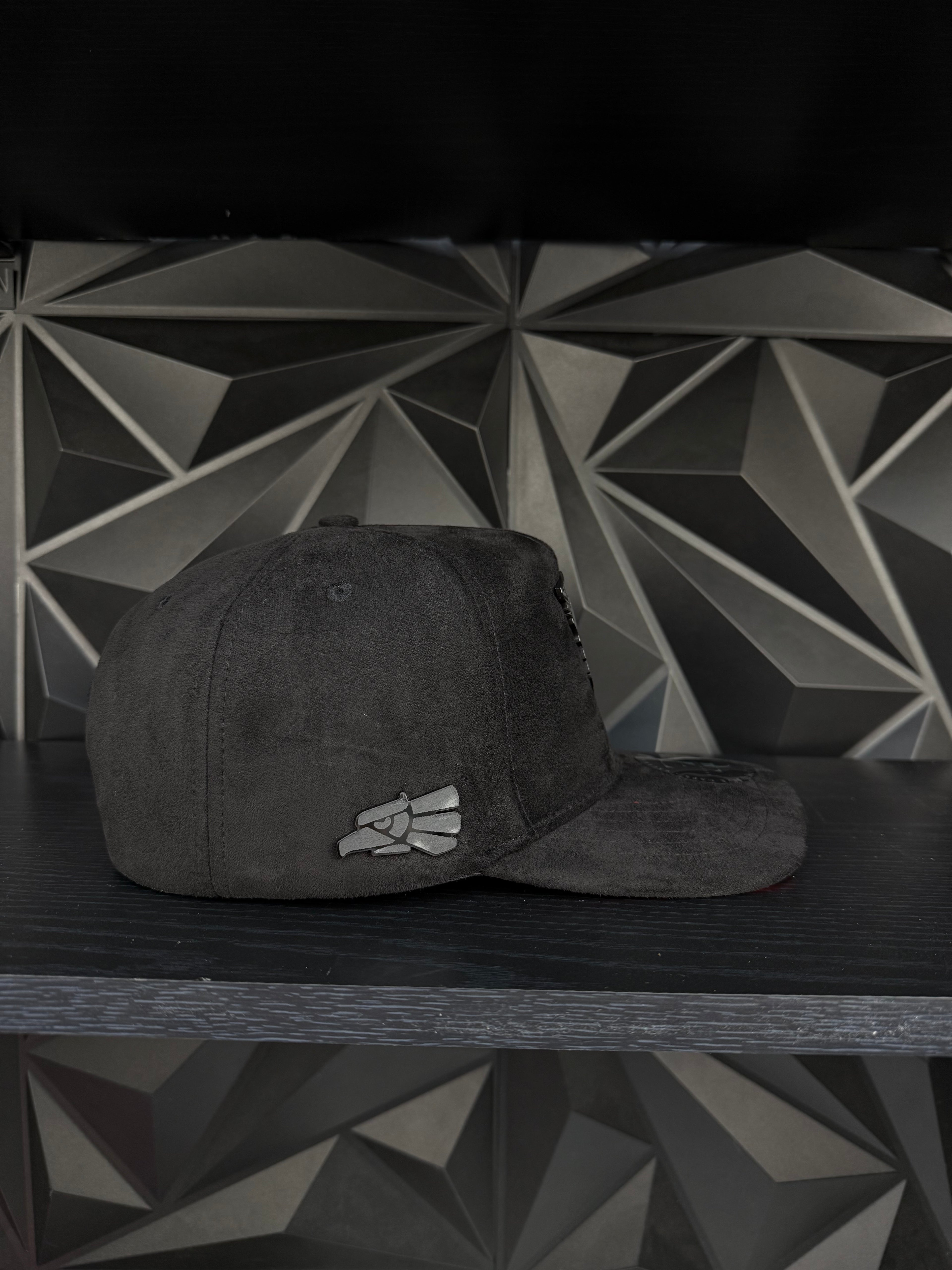 Baja California México SnapBack hat-black/red suede