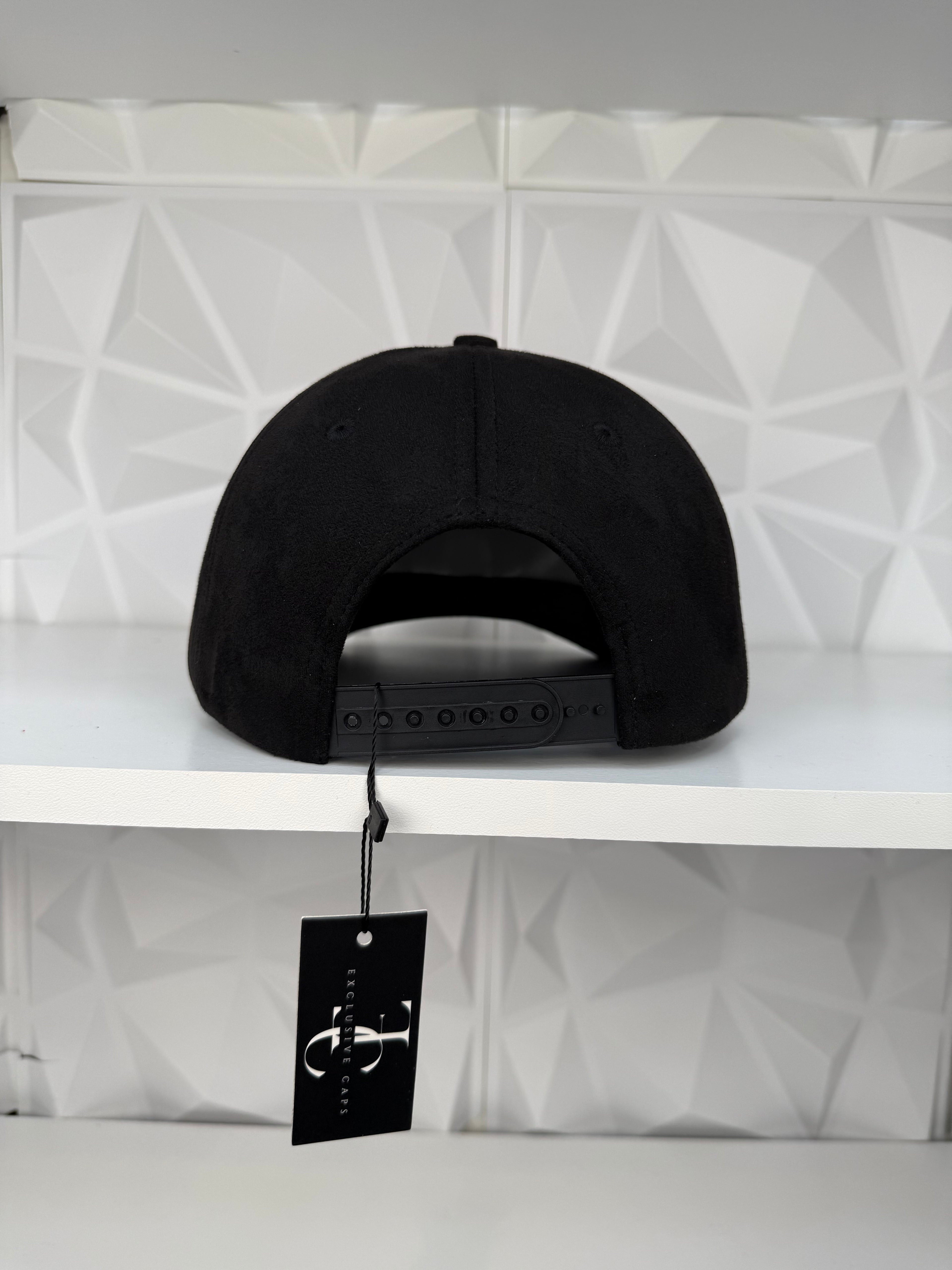 San Judas Tadeo Placa SnapBack Gorra- Negra Gamuza