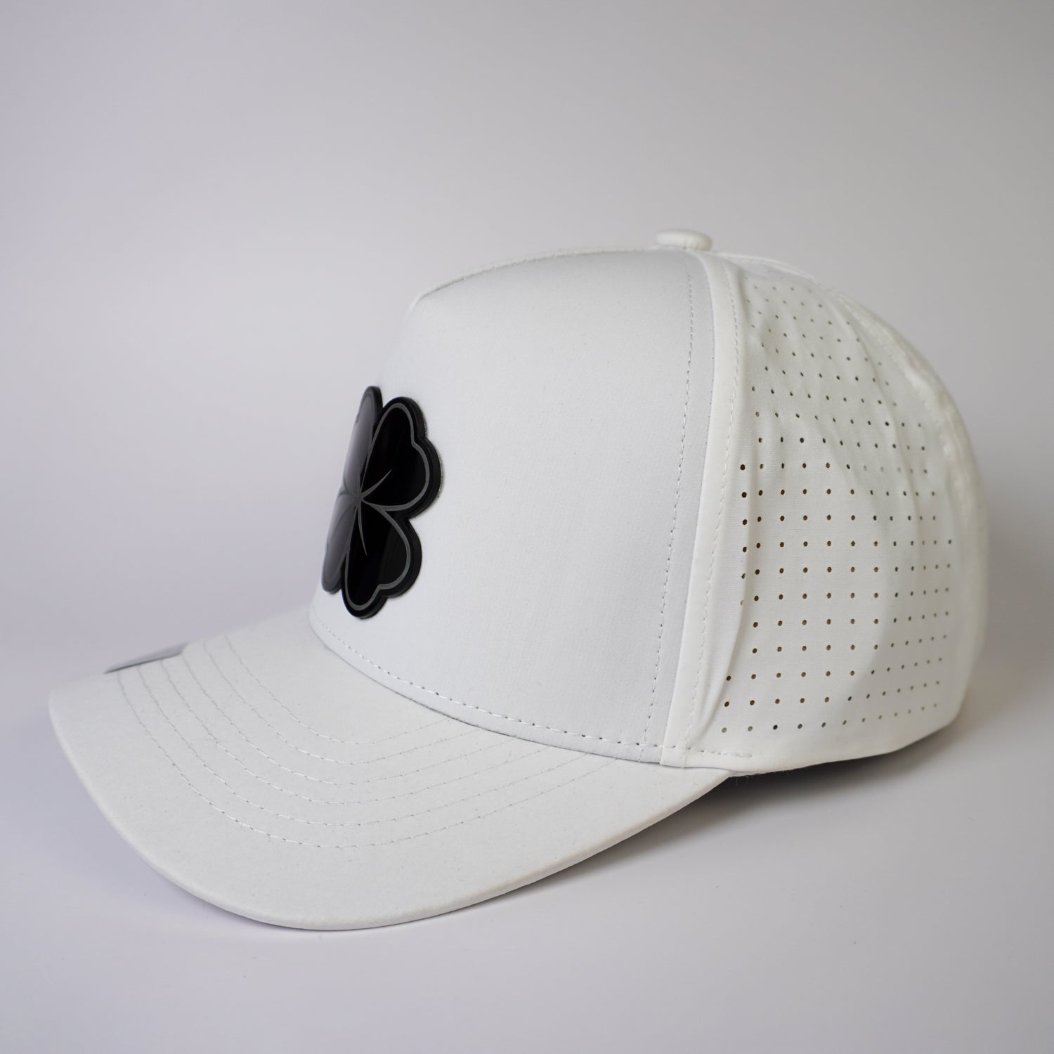 Trebol Blanco Hydro Snapback Hat