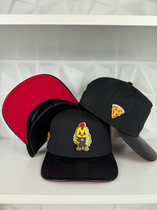 Nini 19 SnapBack Gorra-Negra/Piel/Roja