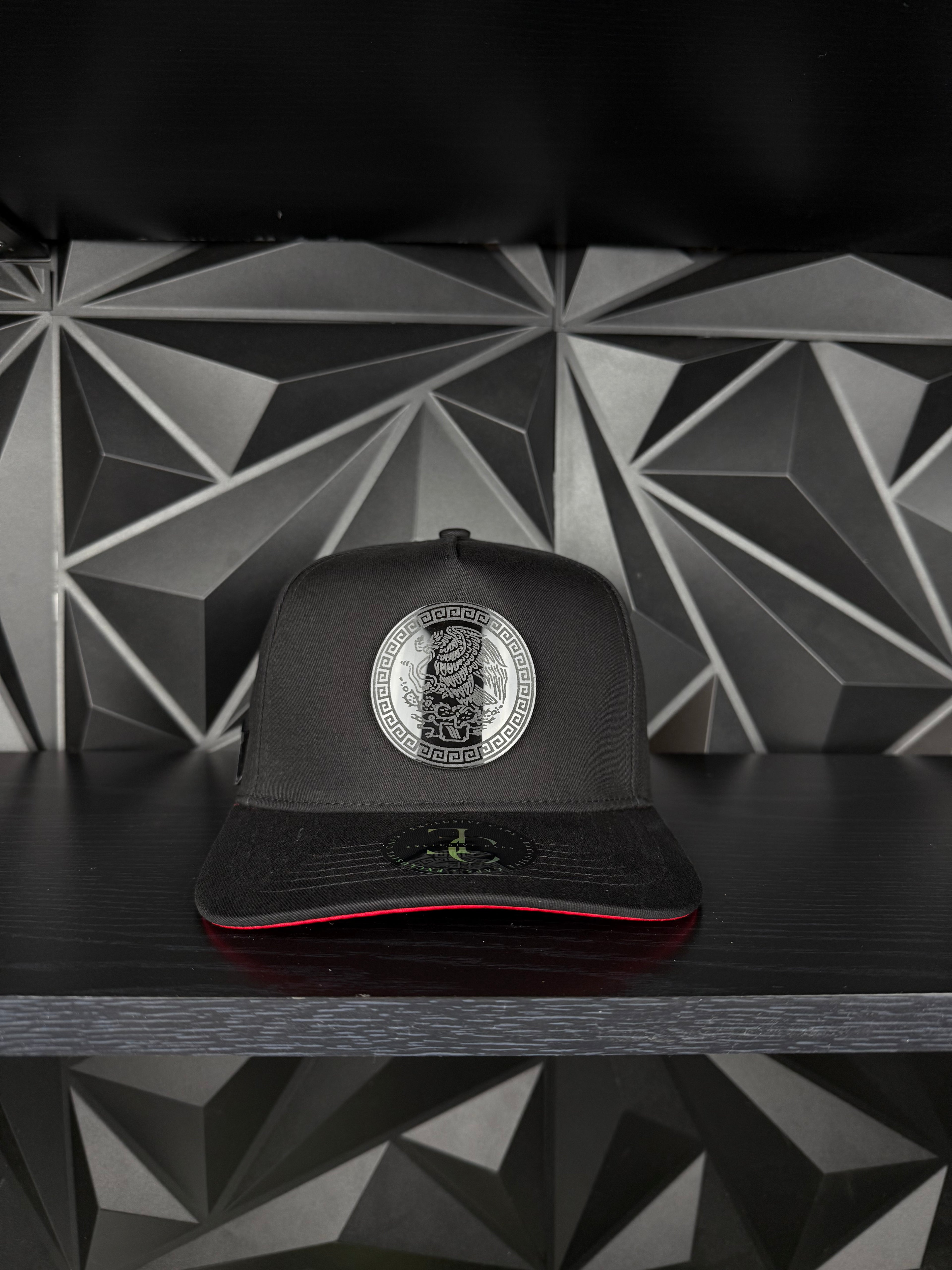 México plate SnapBack hat-black/red