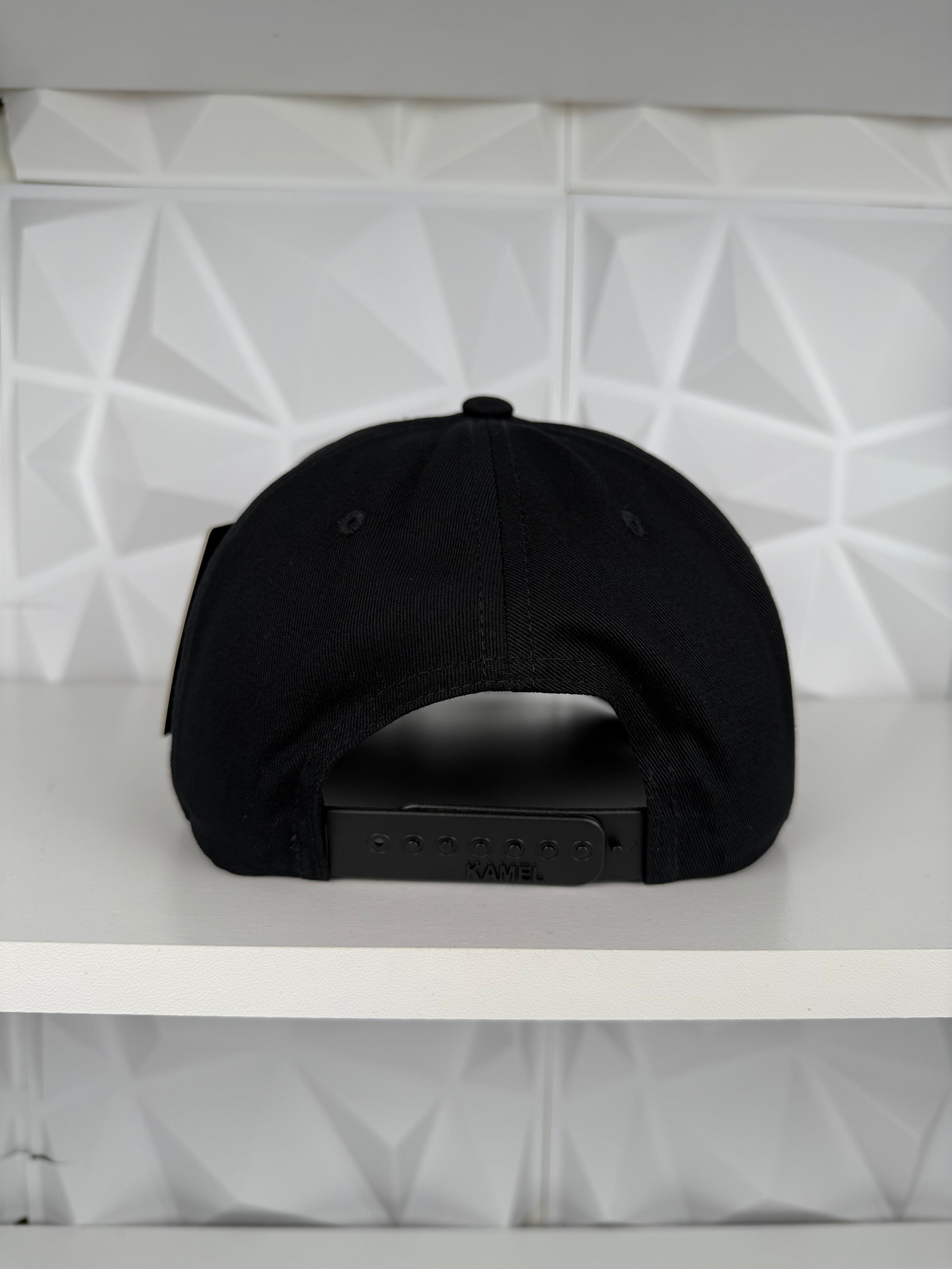Simi Placa SnapBack Gorra-Negra