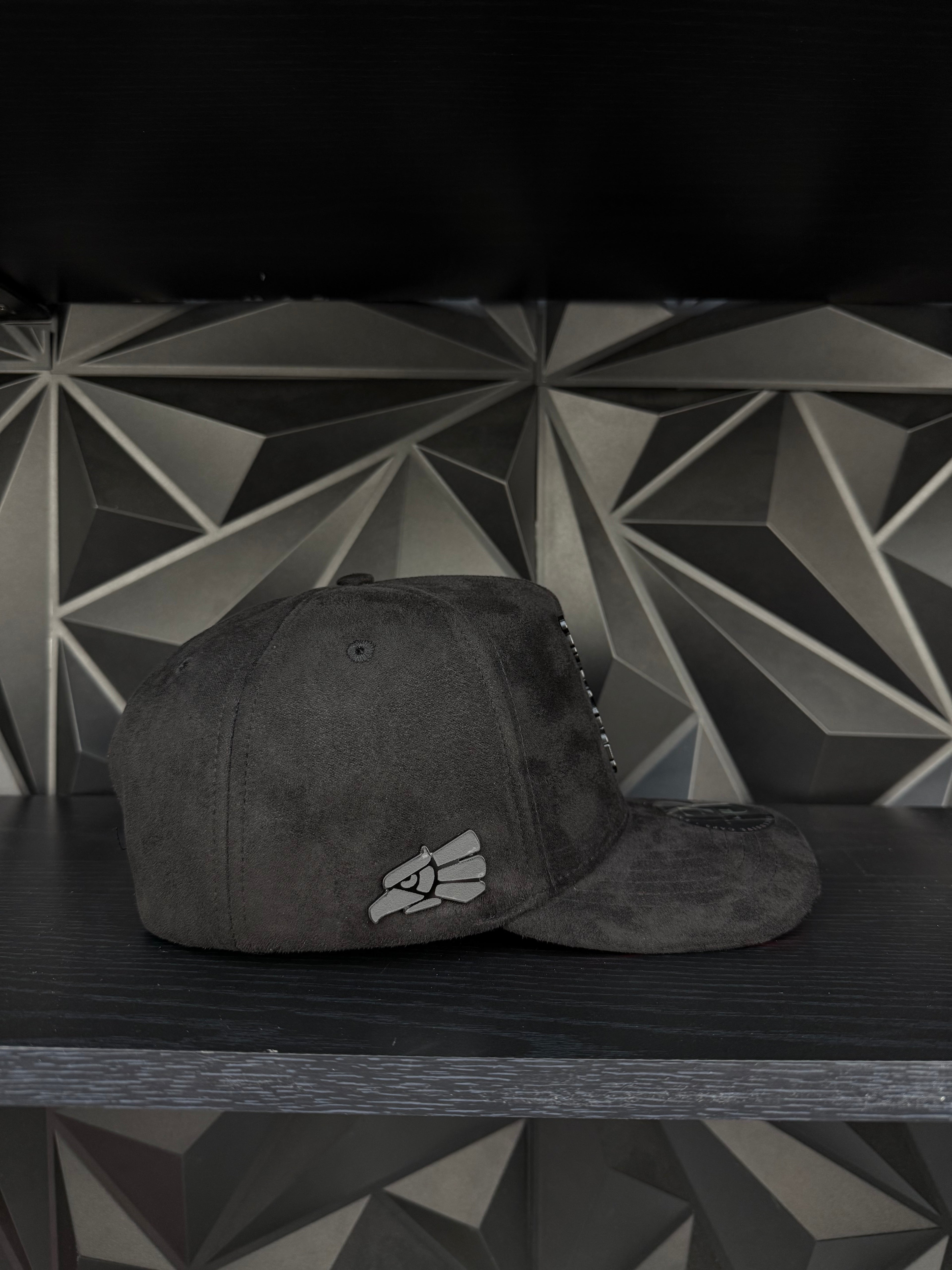 Tamaulipas México SnapBack hat-black/red suede