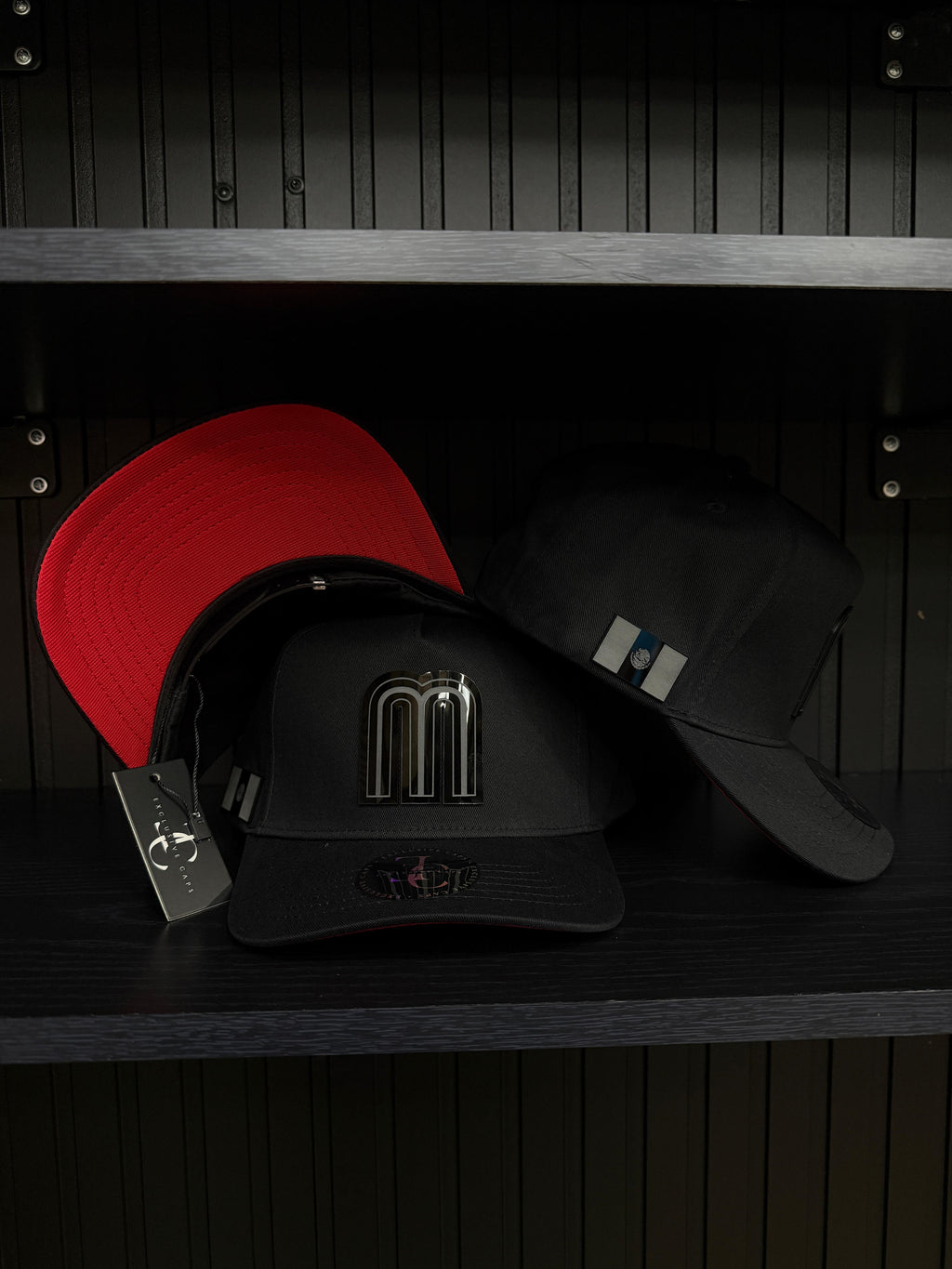 Exclusive Caps M de México SnapBack Hat- Negra vicera roja