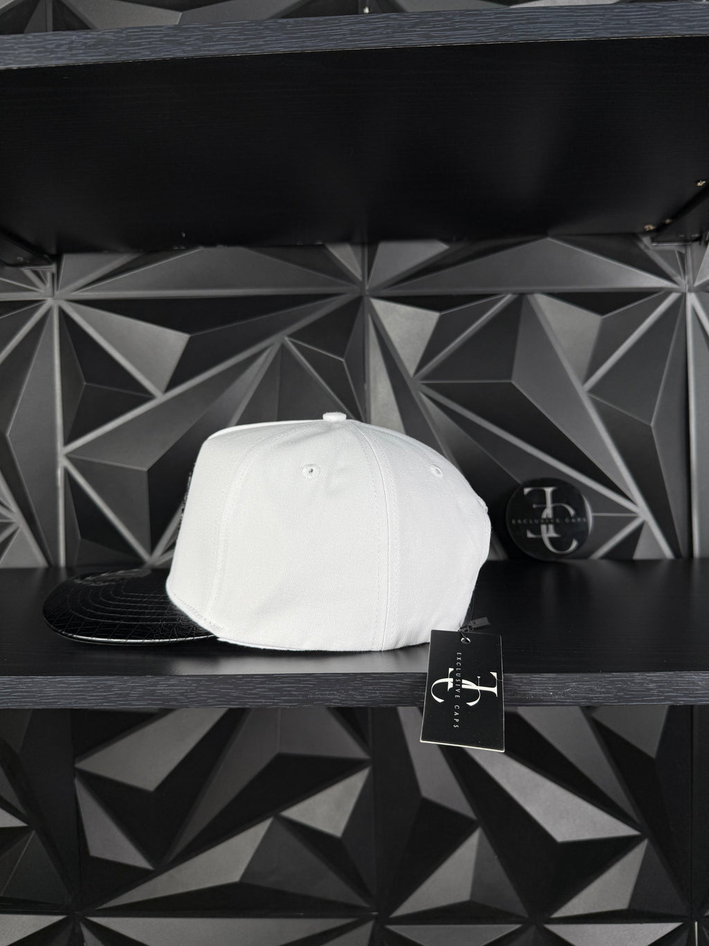 Exclusive caps skull SnapBack hat-white/snake leather