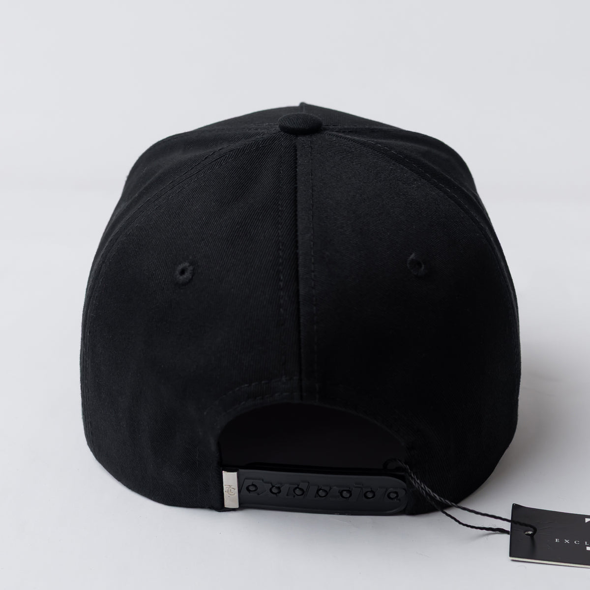 Nini 19-08 Placa Snapback — Negro/Rojo