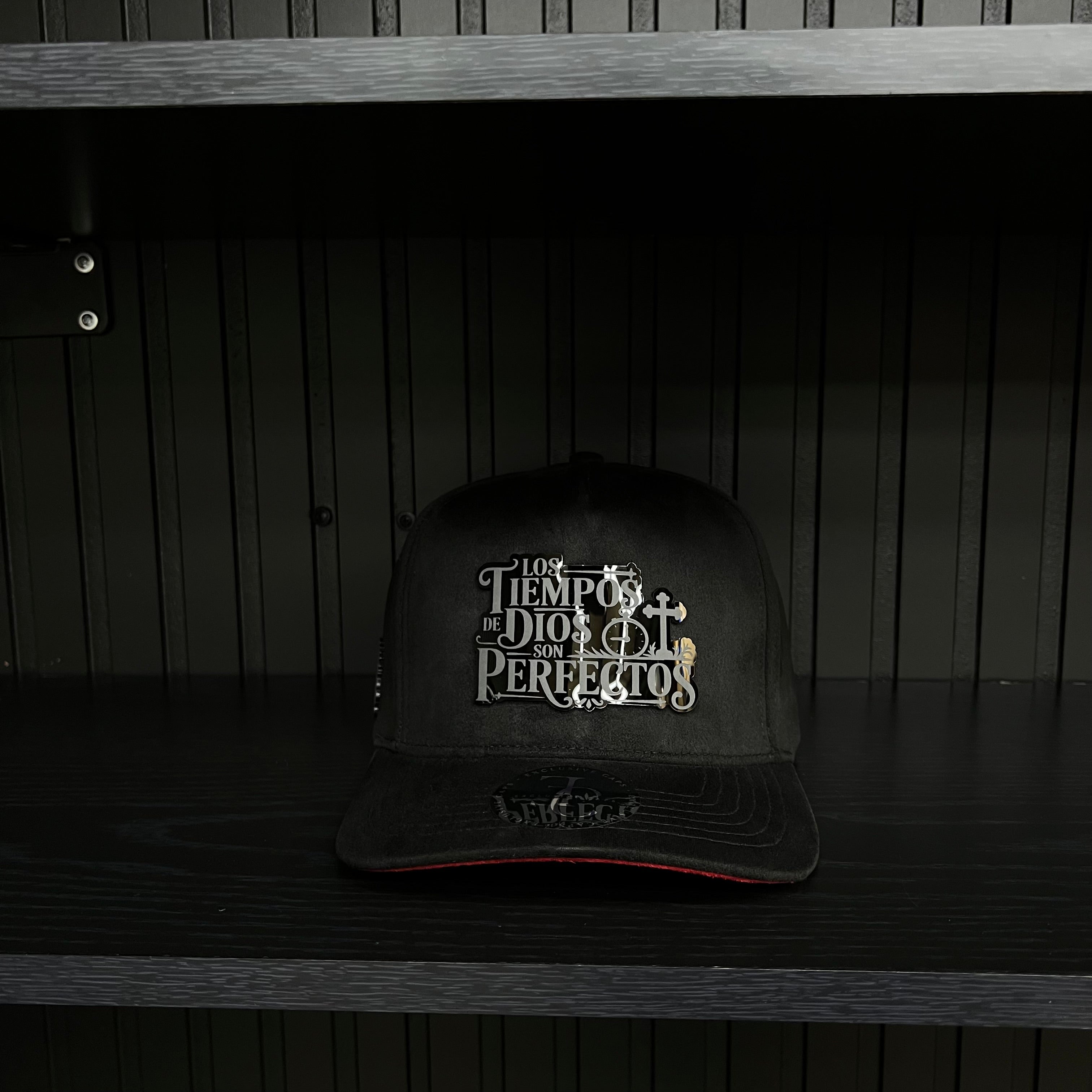 Los tiempos de Dios son Perfectos SnapBack hat-