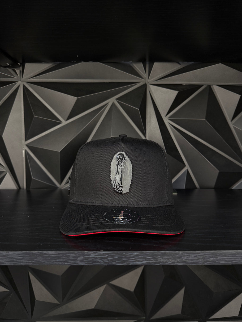 Virgen de Guadalupe SnapBack hat-black/red
