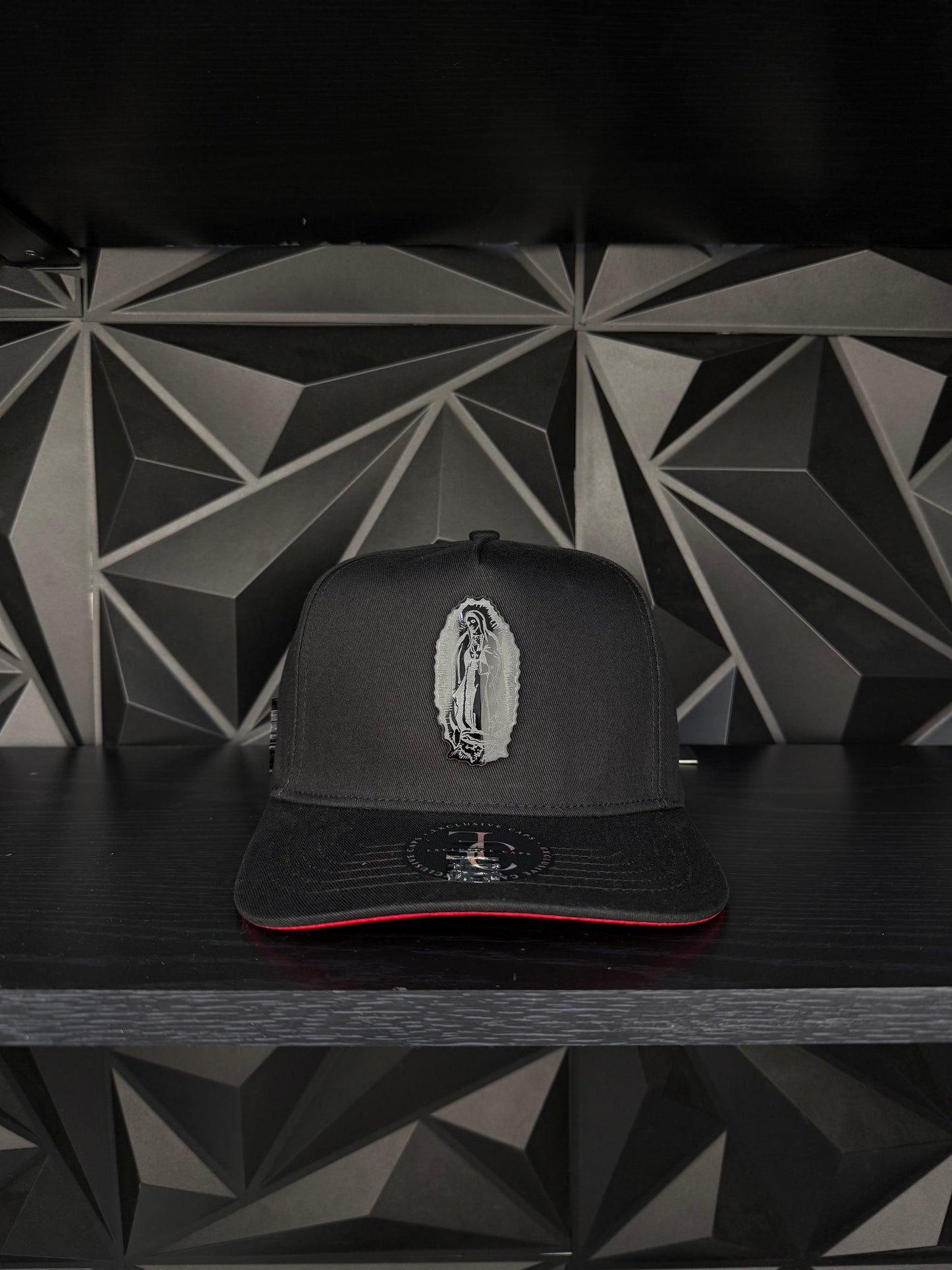 Virgen de Guadalupe SnapBack hat-black/red
