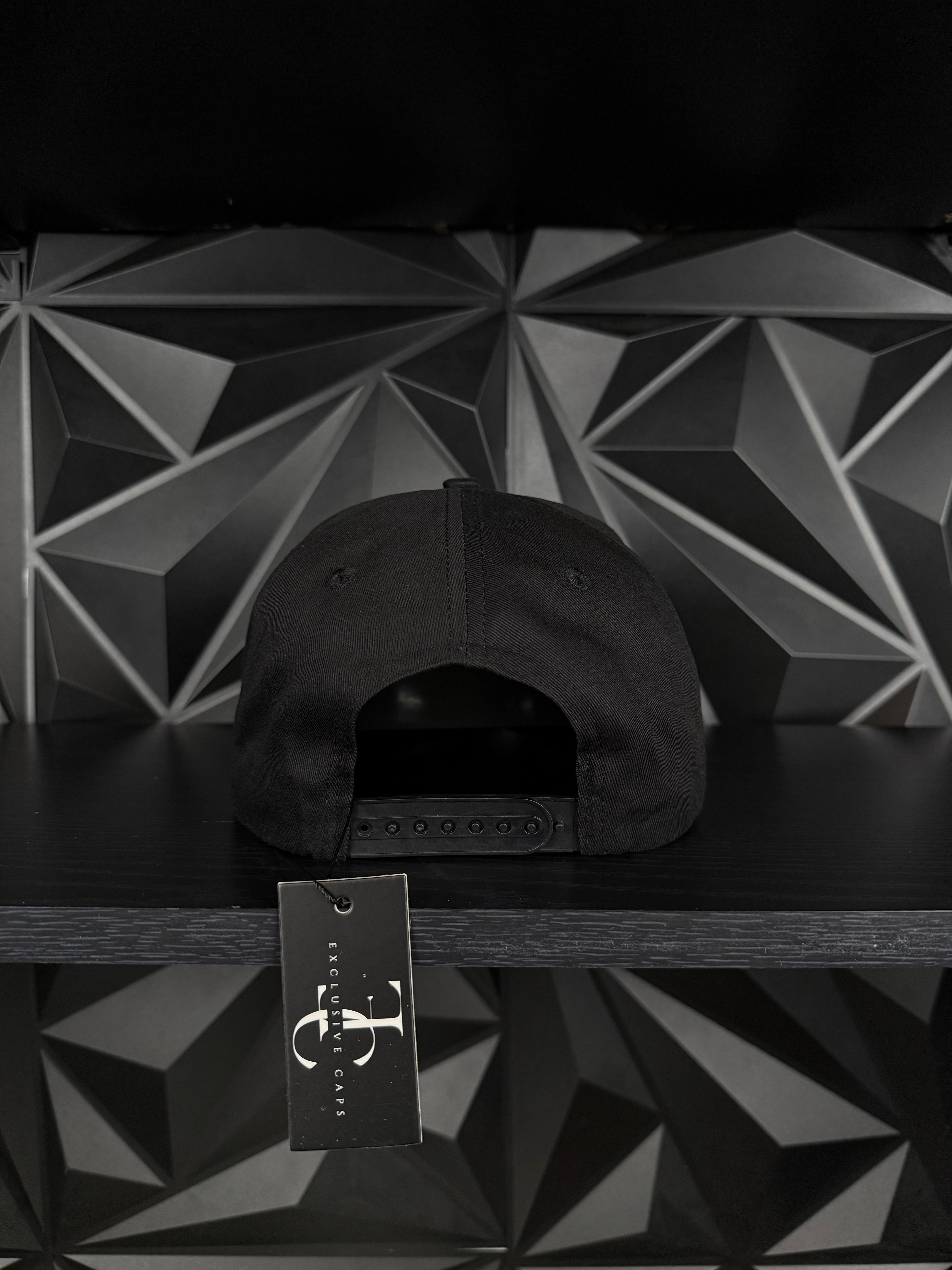 El gordo mz SnapBack hat- black Suede Visor