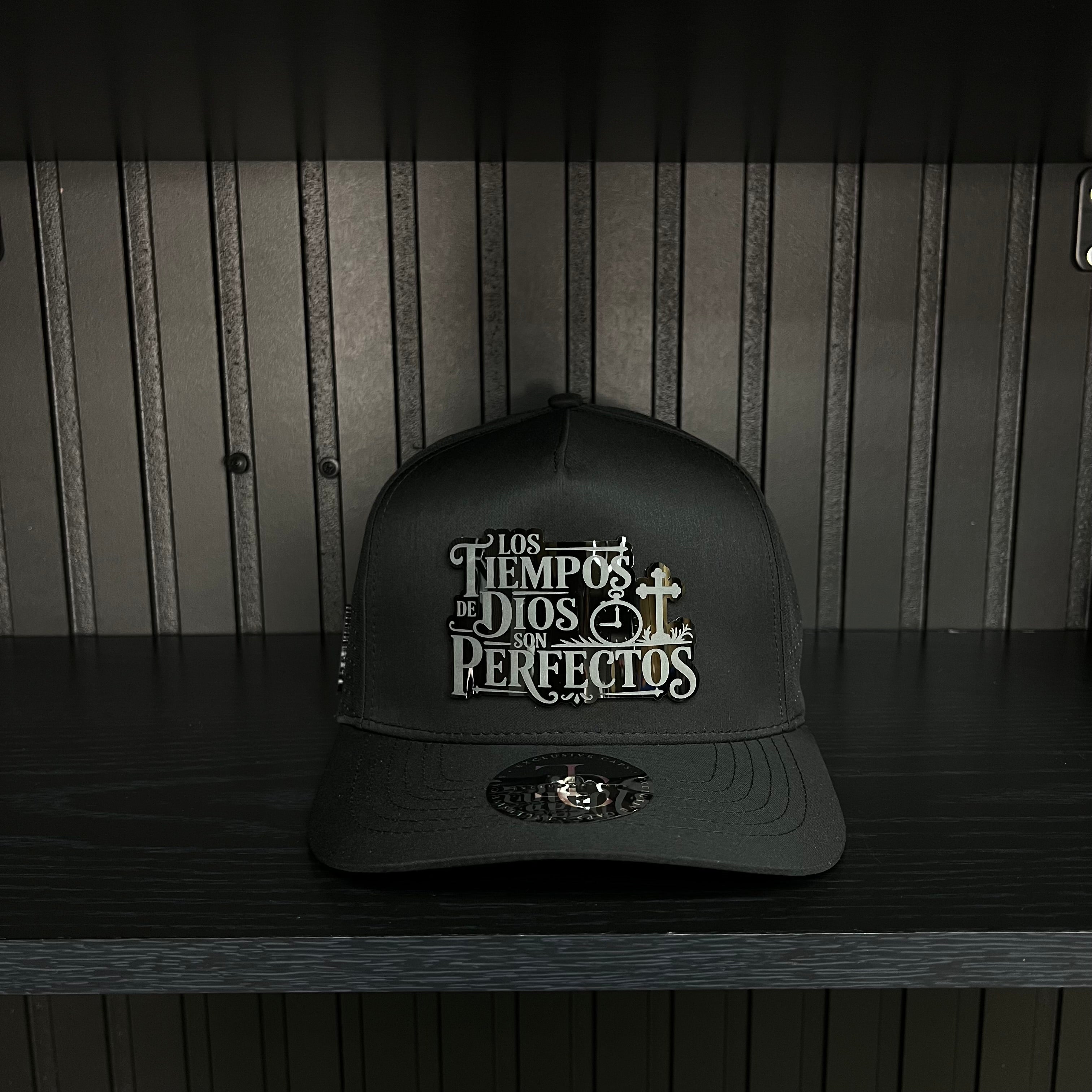 Los tiempos de Dios son Perfectos SnapBack hat-