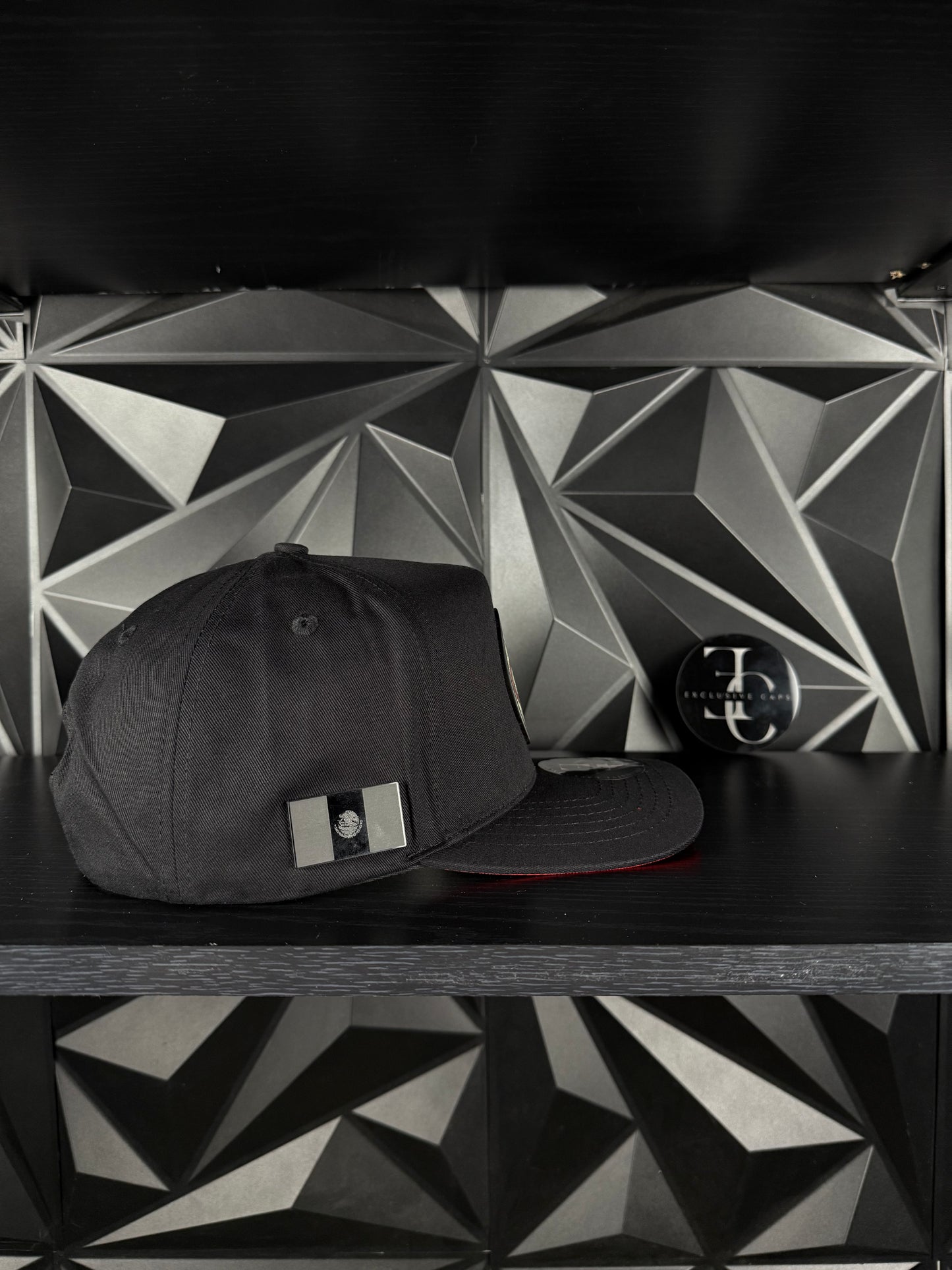 América SnapBack hat-black Black/Red Aztec Color