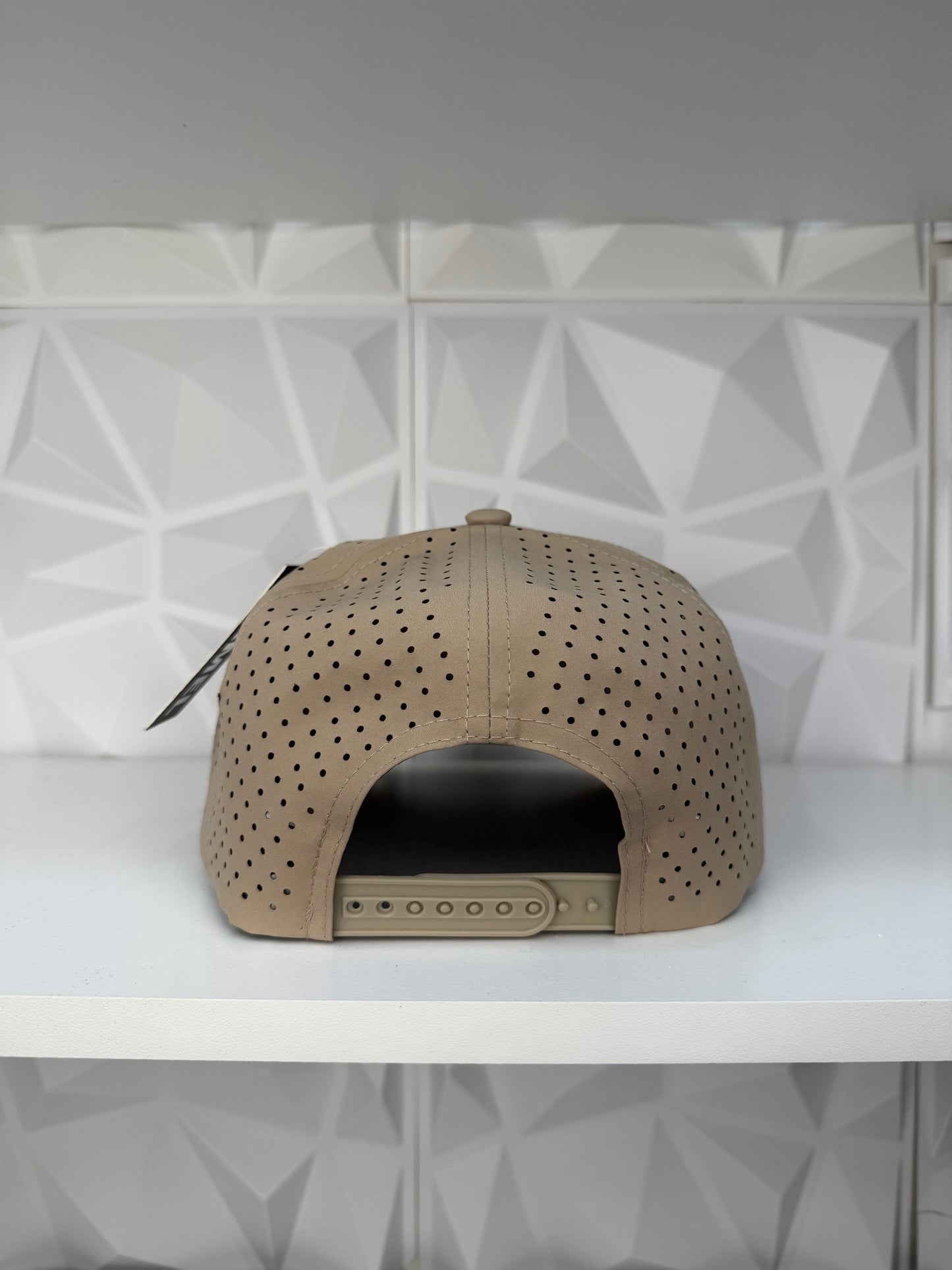 Trébol Placa SnapBack Hat-Kakhi Hydro