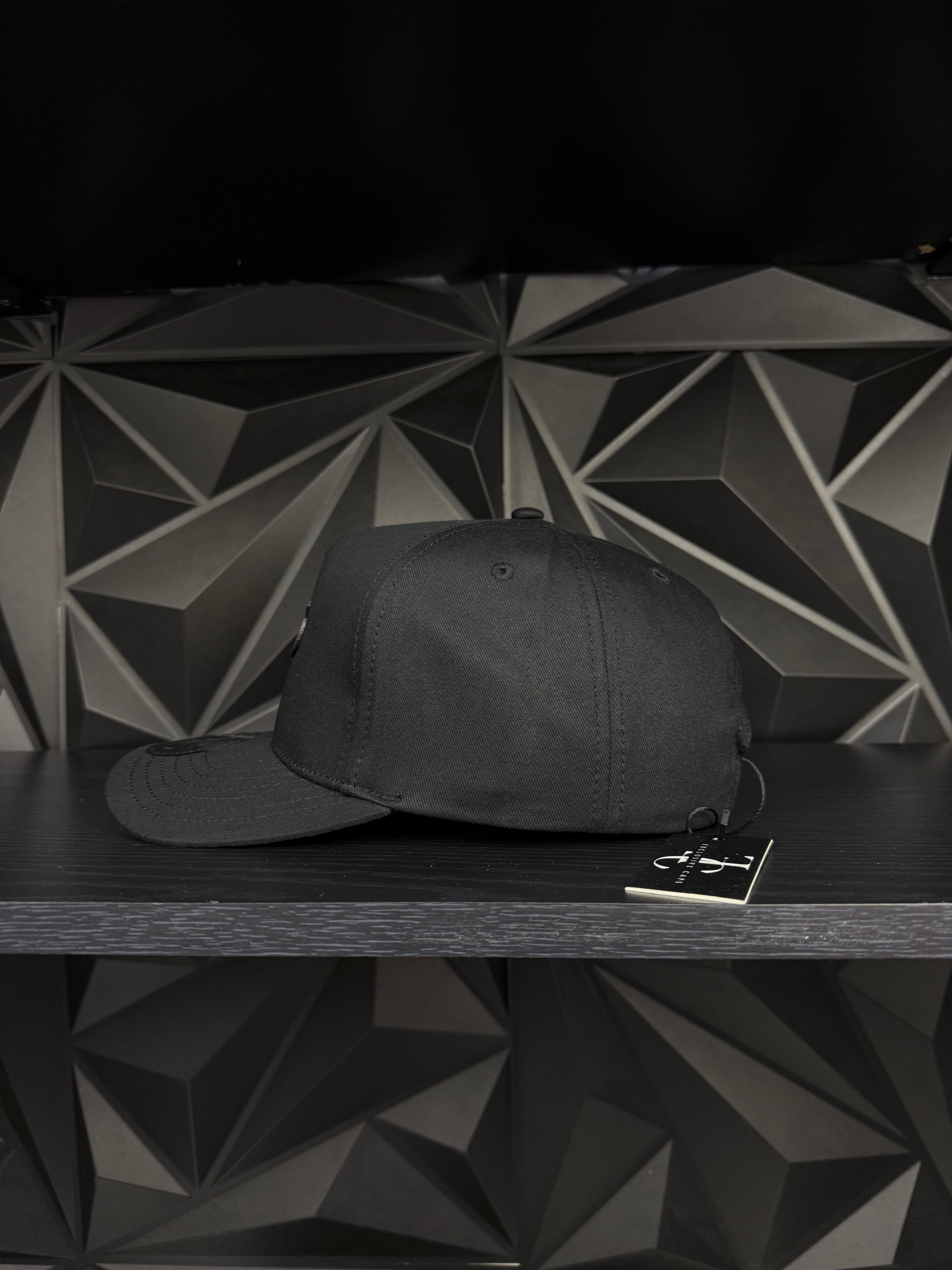 Gold Sombrero Placa SnapBack Gorra-Negra