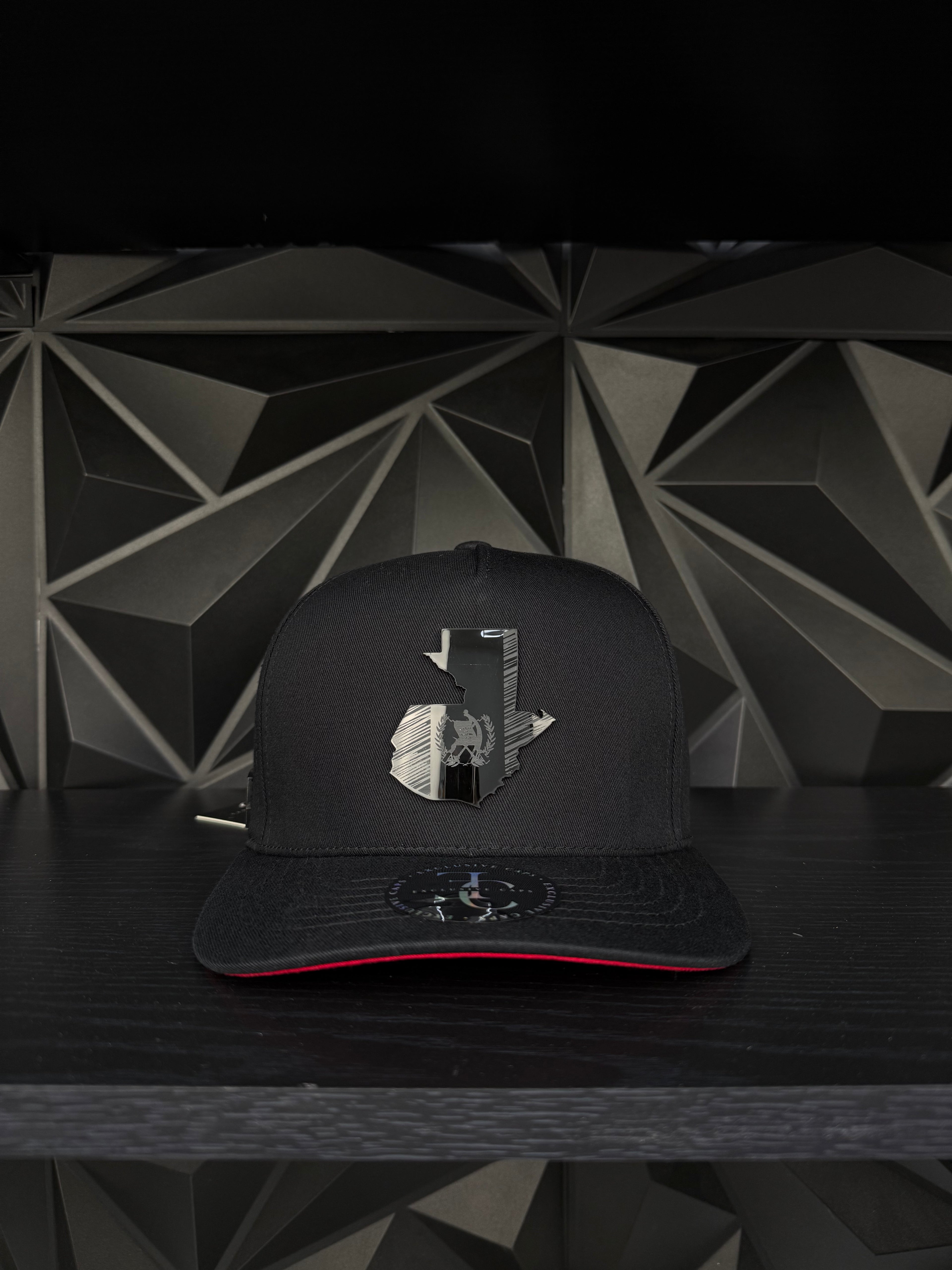 Guatemala SnapBack hat-black/red