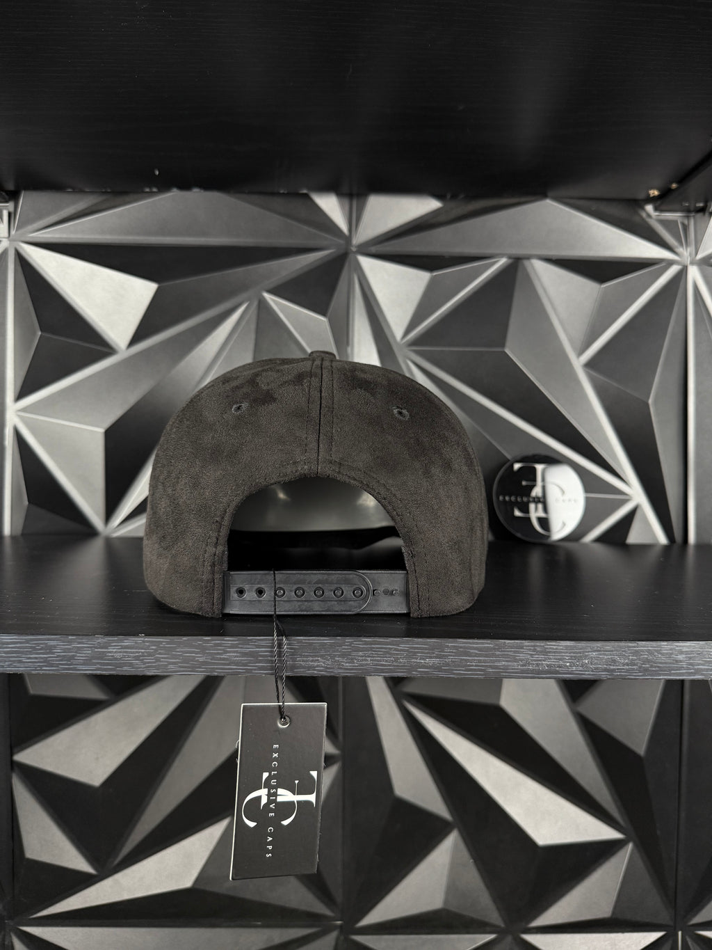Exclusive caps duality SnapBack hat-black suede