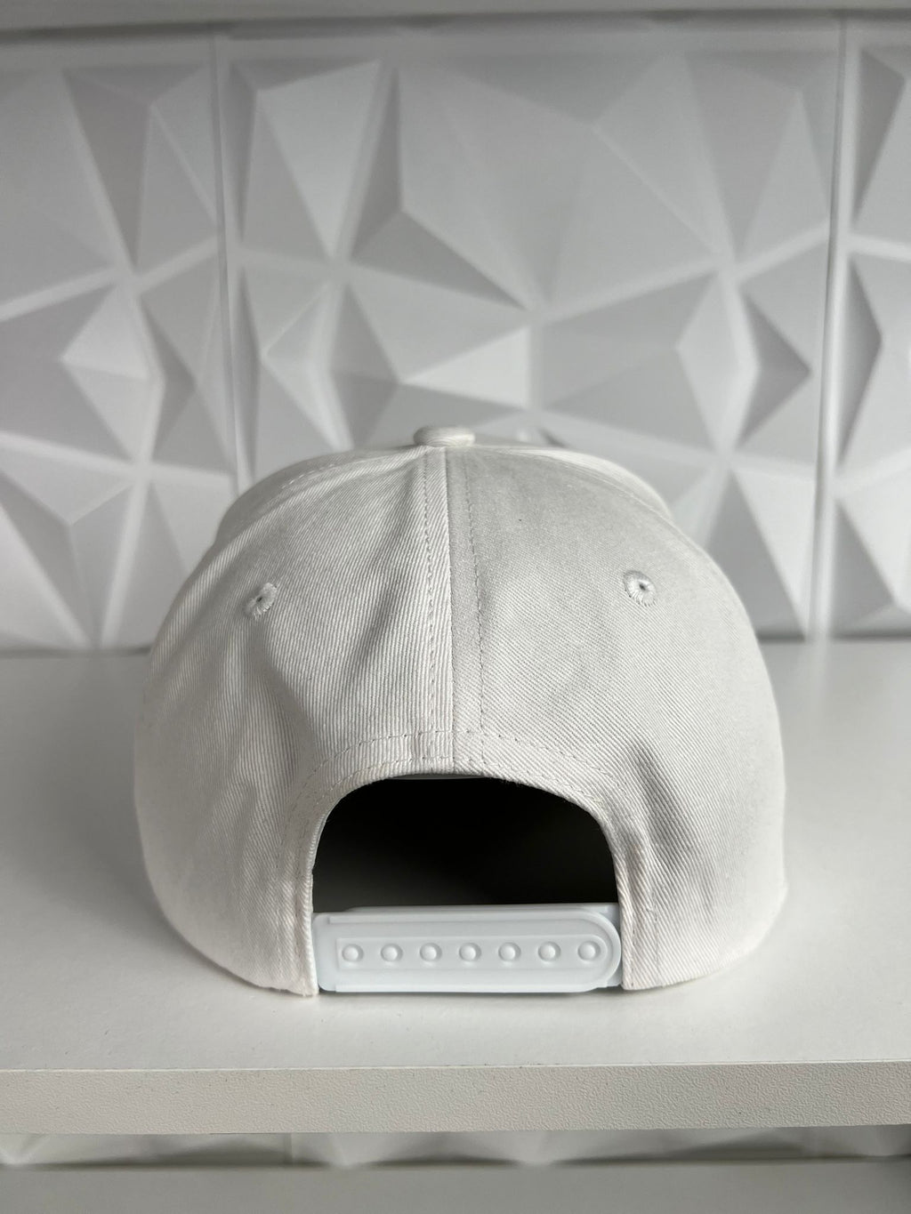 Trébol SnapBack gorra- blanca/negra