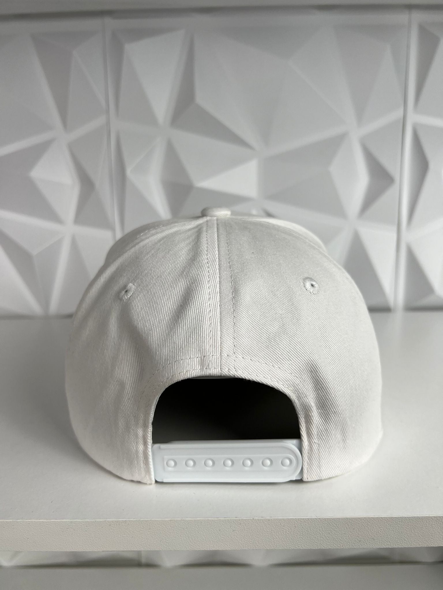 Trébol SnapBack gorra- blanca/negra