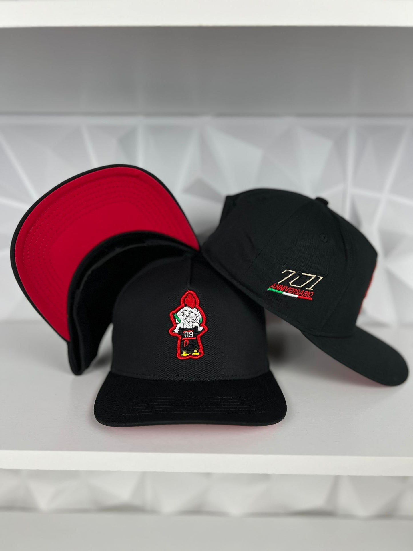 El nini SnapBack gorra - negra/roja