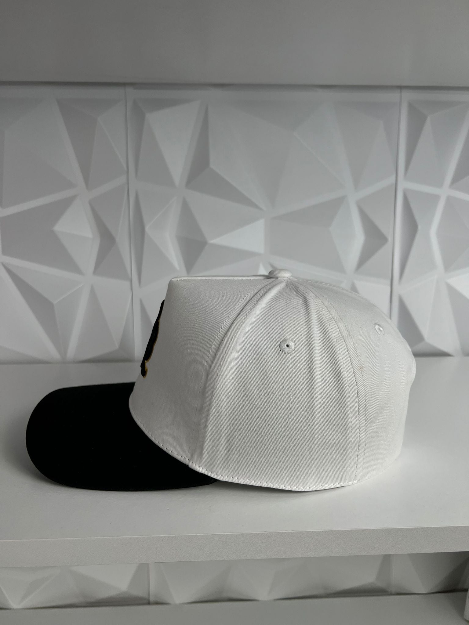 Trébol SnapBack gorra- blanca/negra