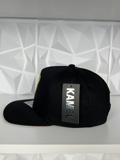 Poker SnapBack gorra- negra/dorado