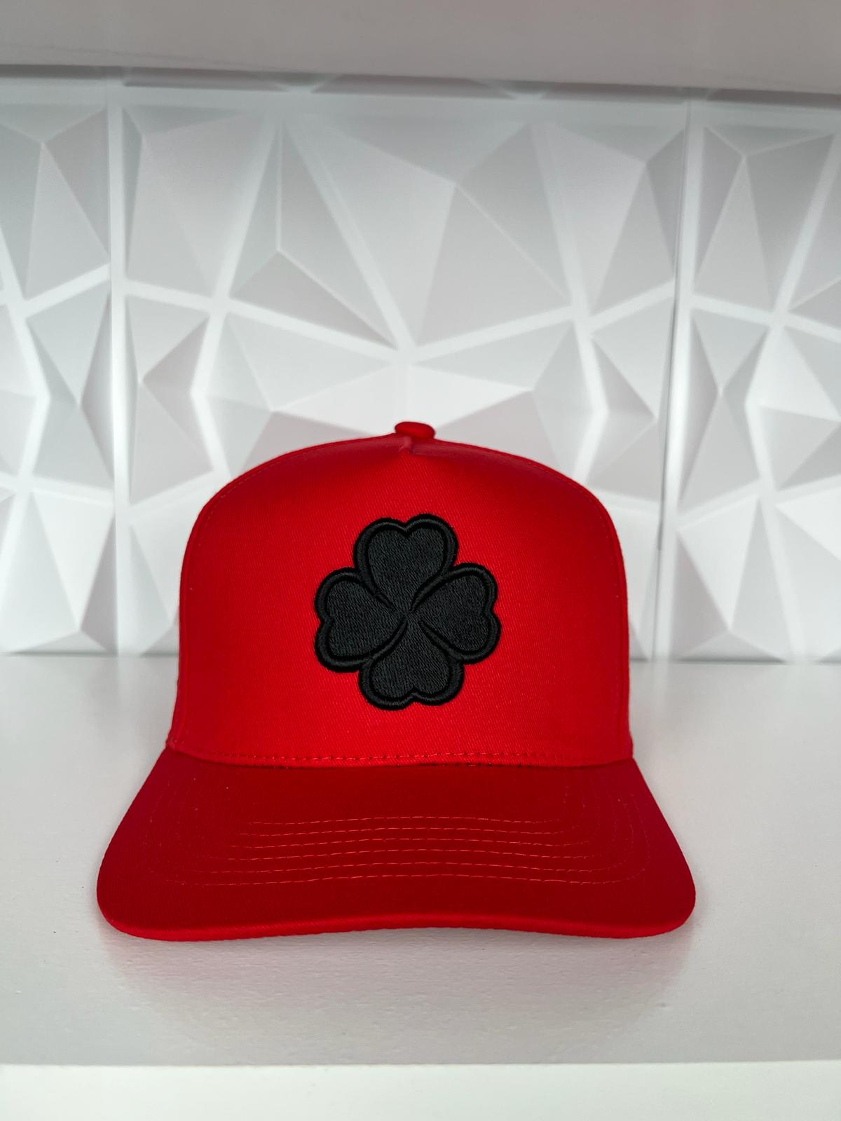 Trébol SnapBack gorra- roja